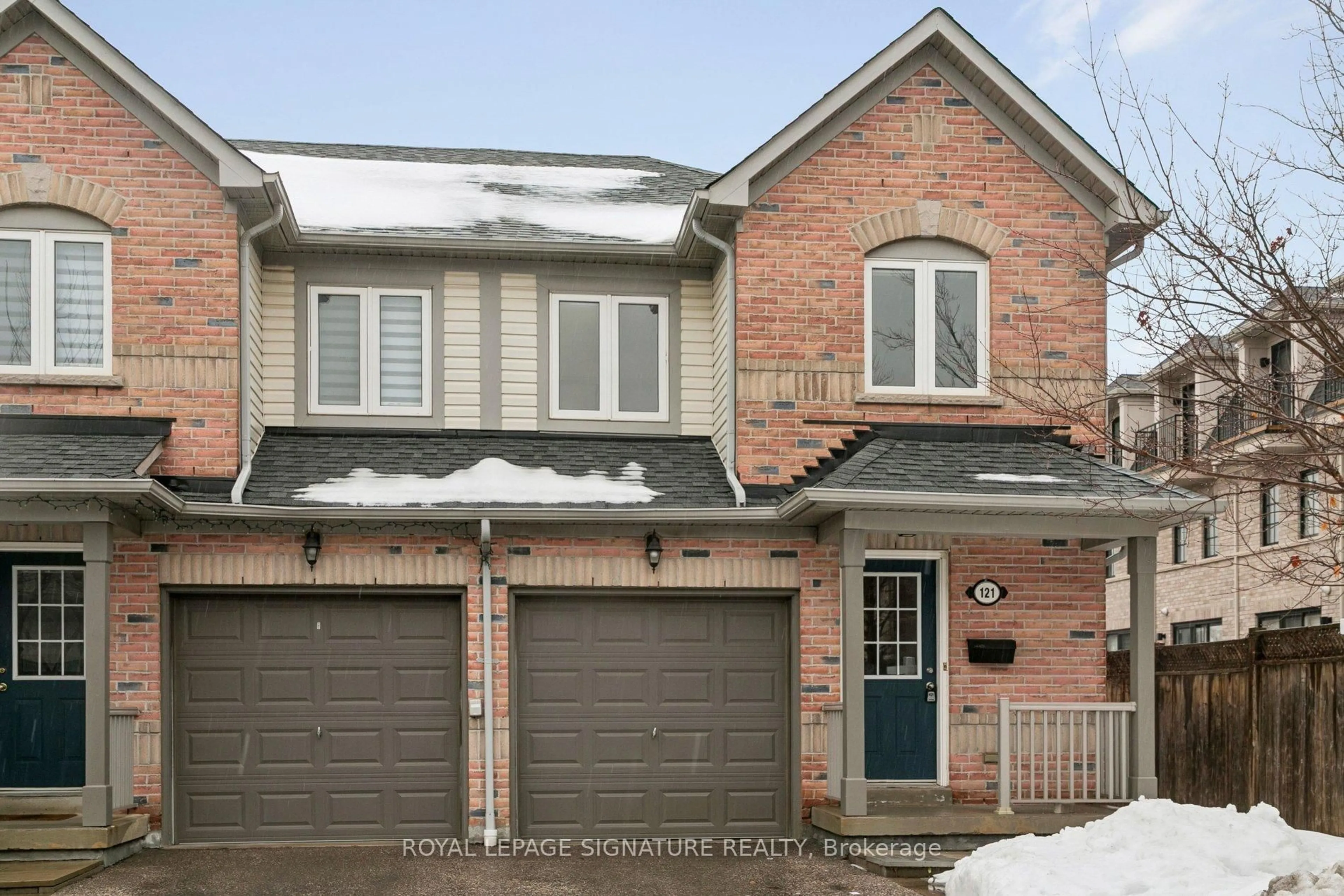Home with brick exterior material, street for 86 Joymar Dr #121, Mississauga Ontario L5M 7Z6