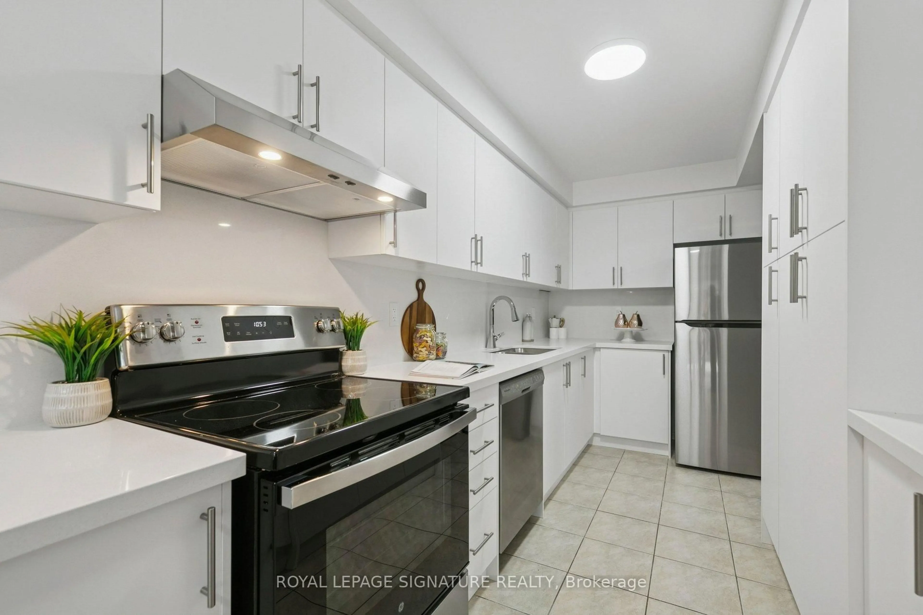 Standard kitchen, ceramic/tile floor for 3950 Erin Centre Blvd #25, Mississauga Ontario L5M 0A5