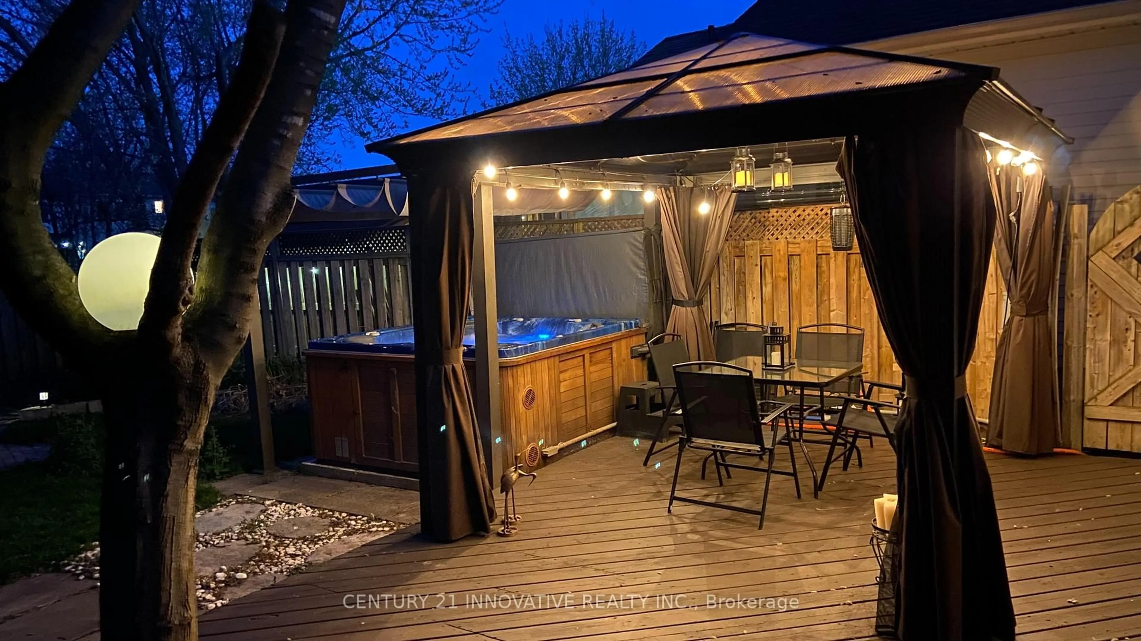 Patio, water/lake/river/ocean view for 3066 Patrick Cres, Mississauga Ontario L5N 3G5