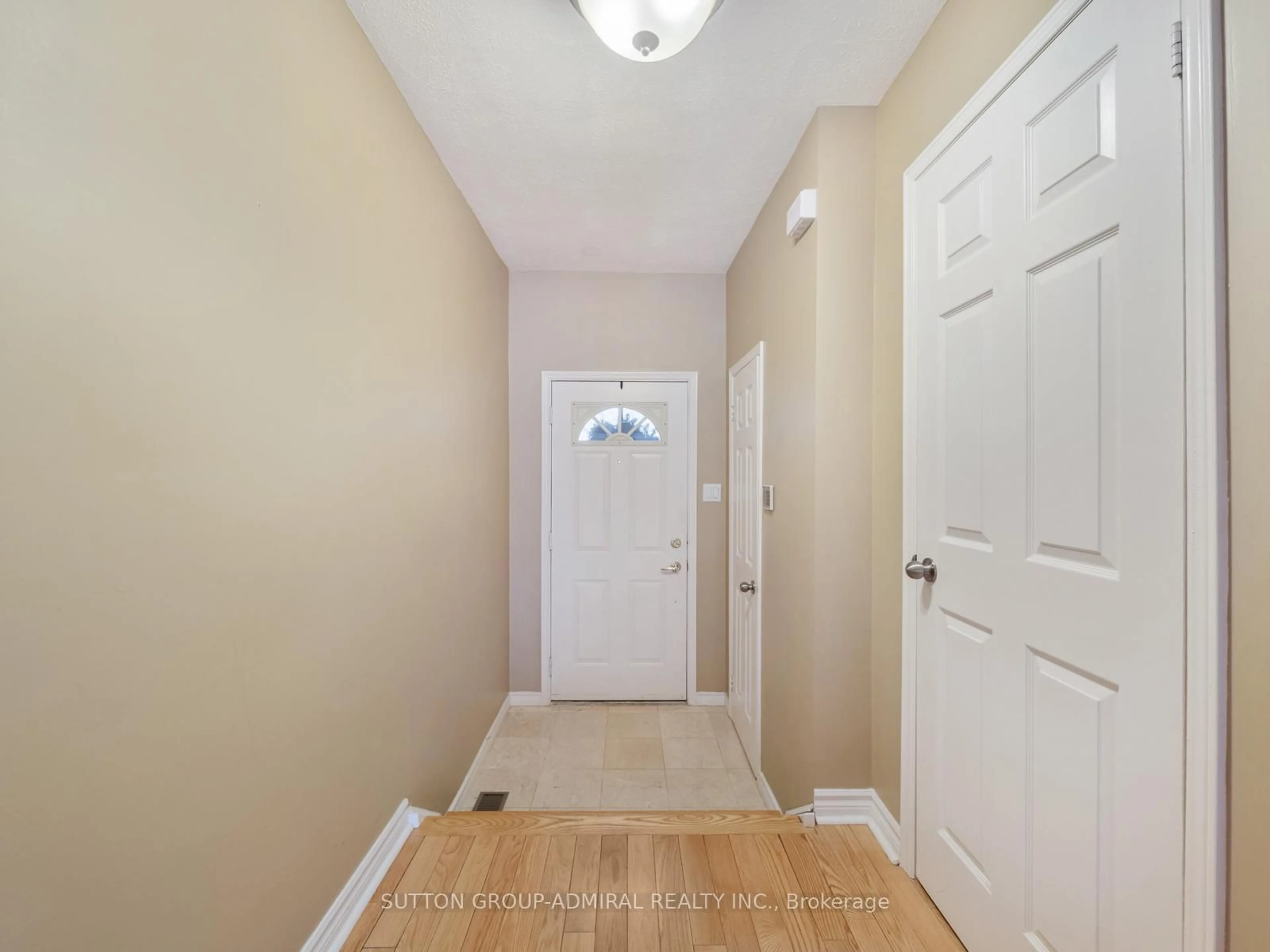 Indoor entryway for 385 The East Mall ##60, Toronto Ontario M9B 6J4