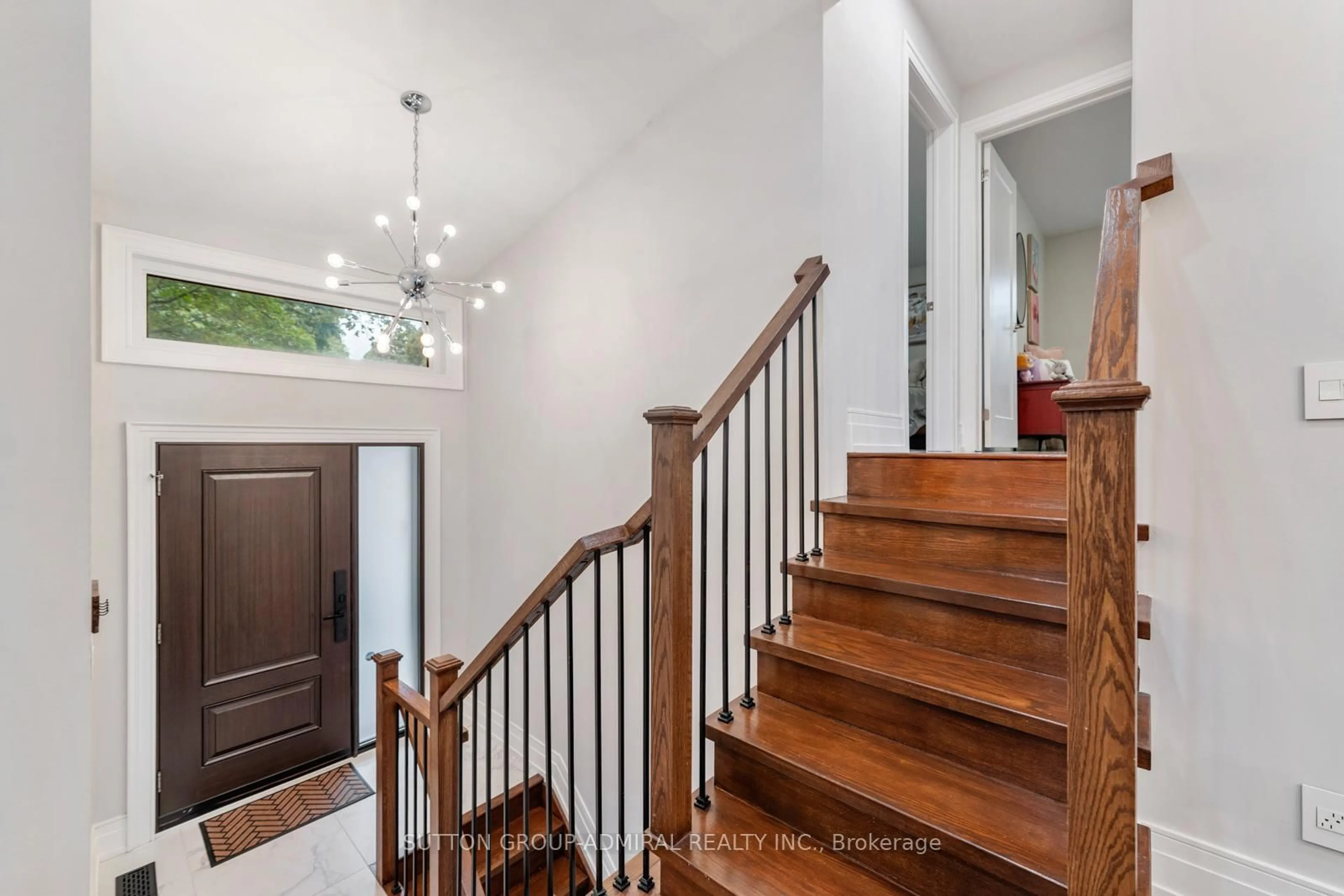 Indoor entryway for 41 Waterford Dr, Toronto Ontario M9R 2N5