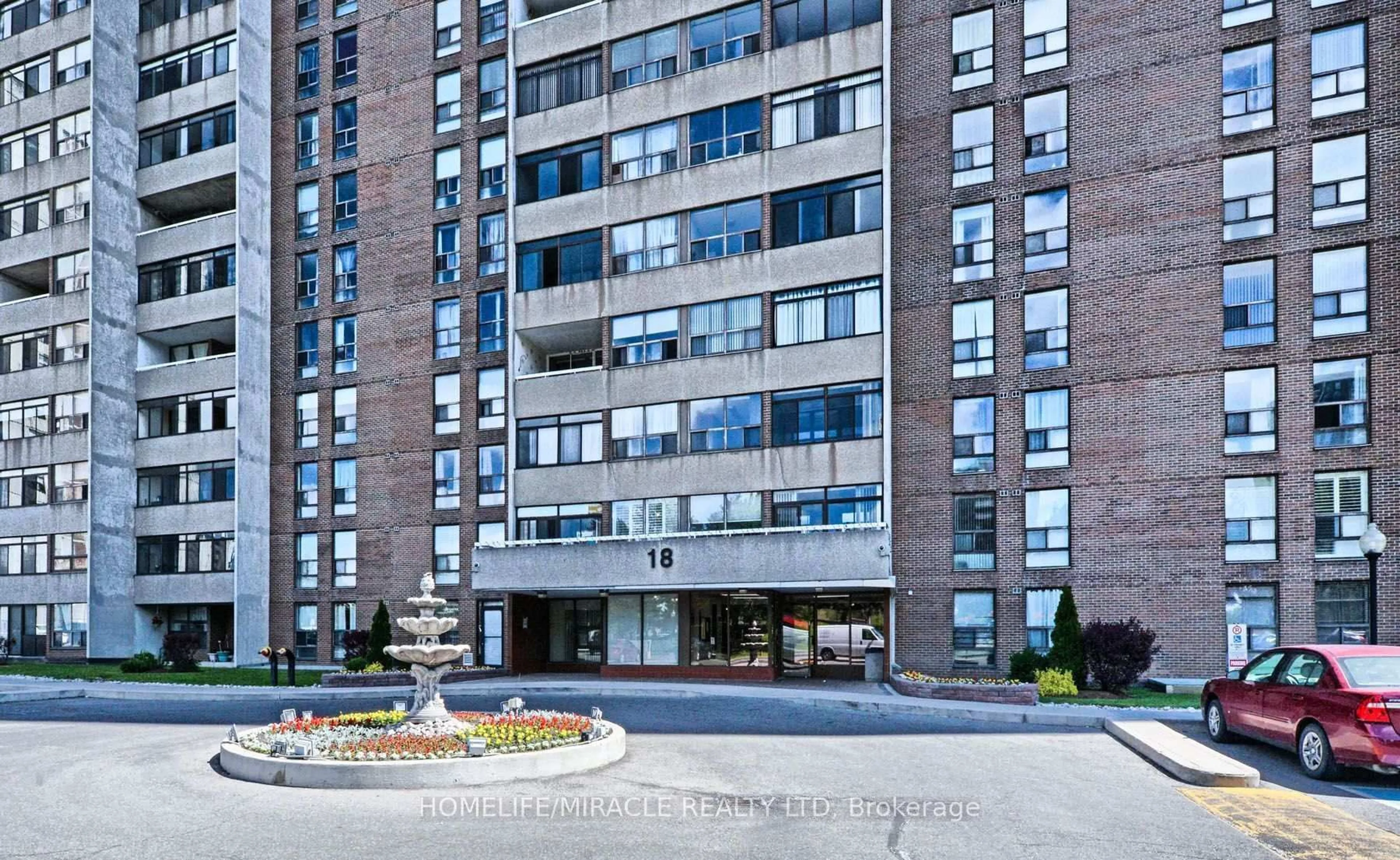 Indoor foyer for 18 Knightsbridge Rd #2005, Brampton Ontario L6T 3X5