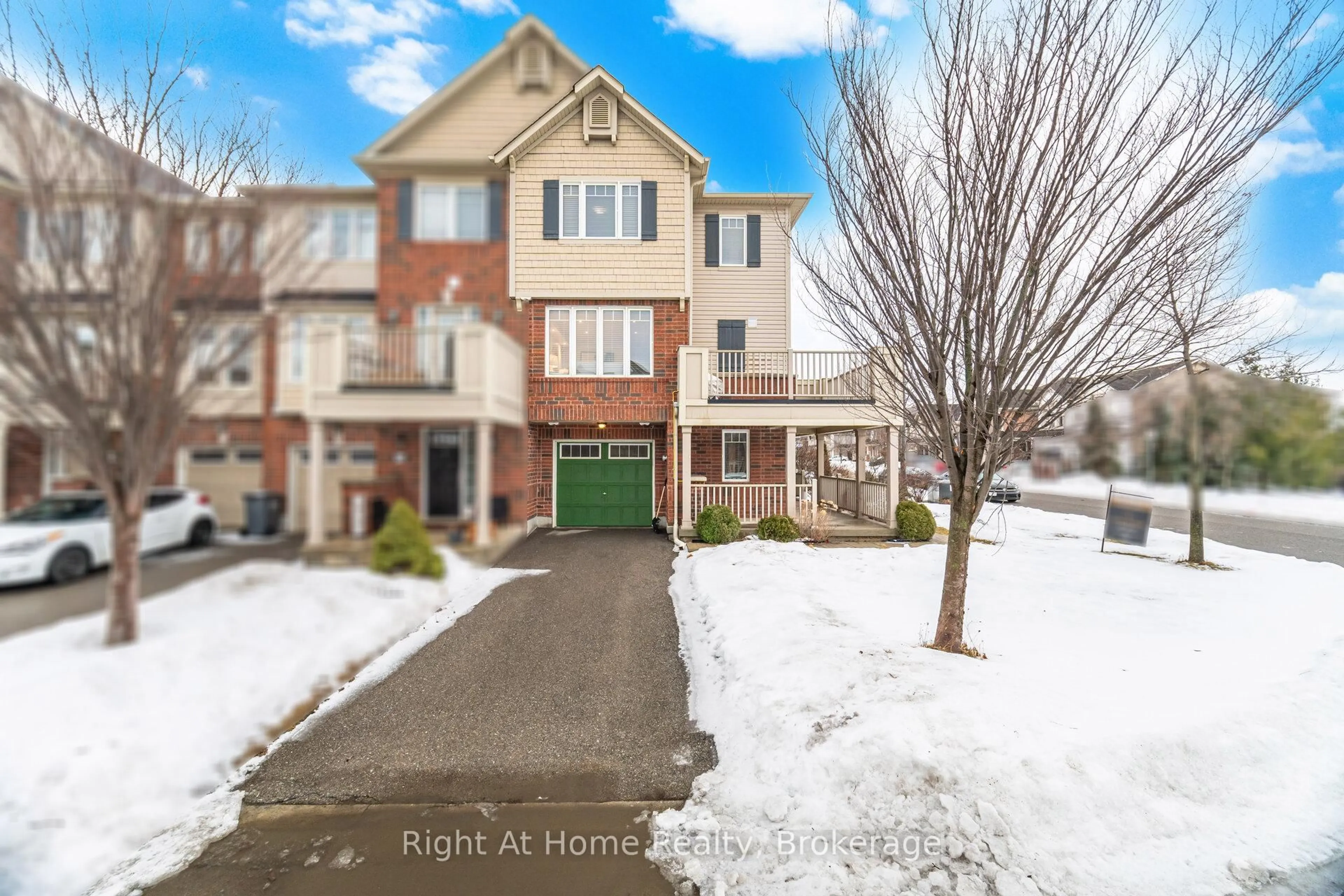 A pic from outside/outdoor area/front of a property/back of a property/a pic from drone, street for 387 Cavanagh Lane, Milton Ontario L9T 8J9