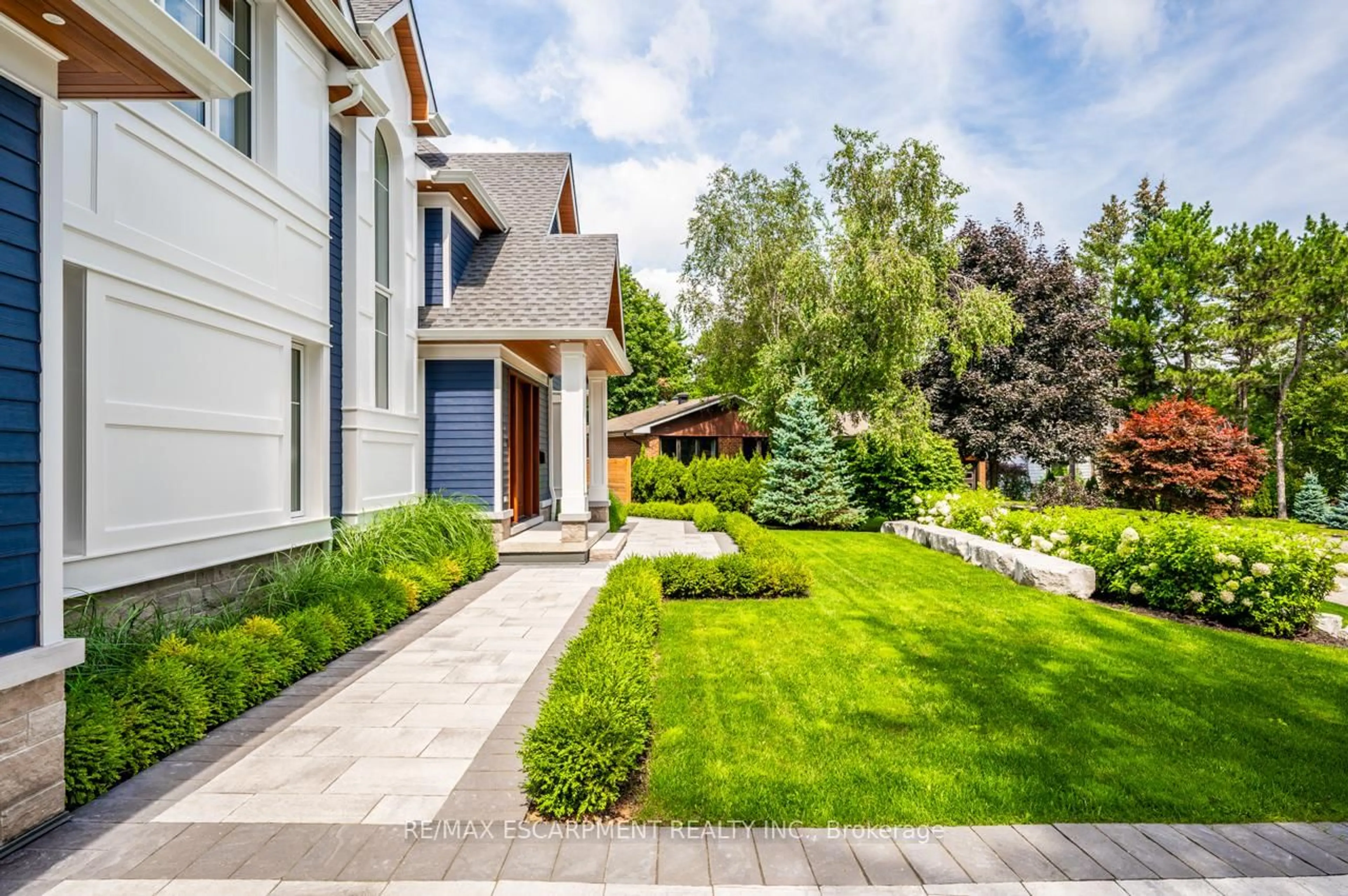 Home with brick exterior material, street for 1618 Dogwood Tr, Mississauga Ontario L5G 3A5