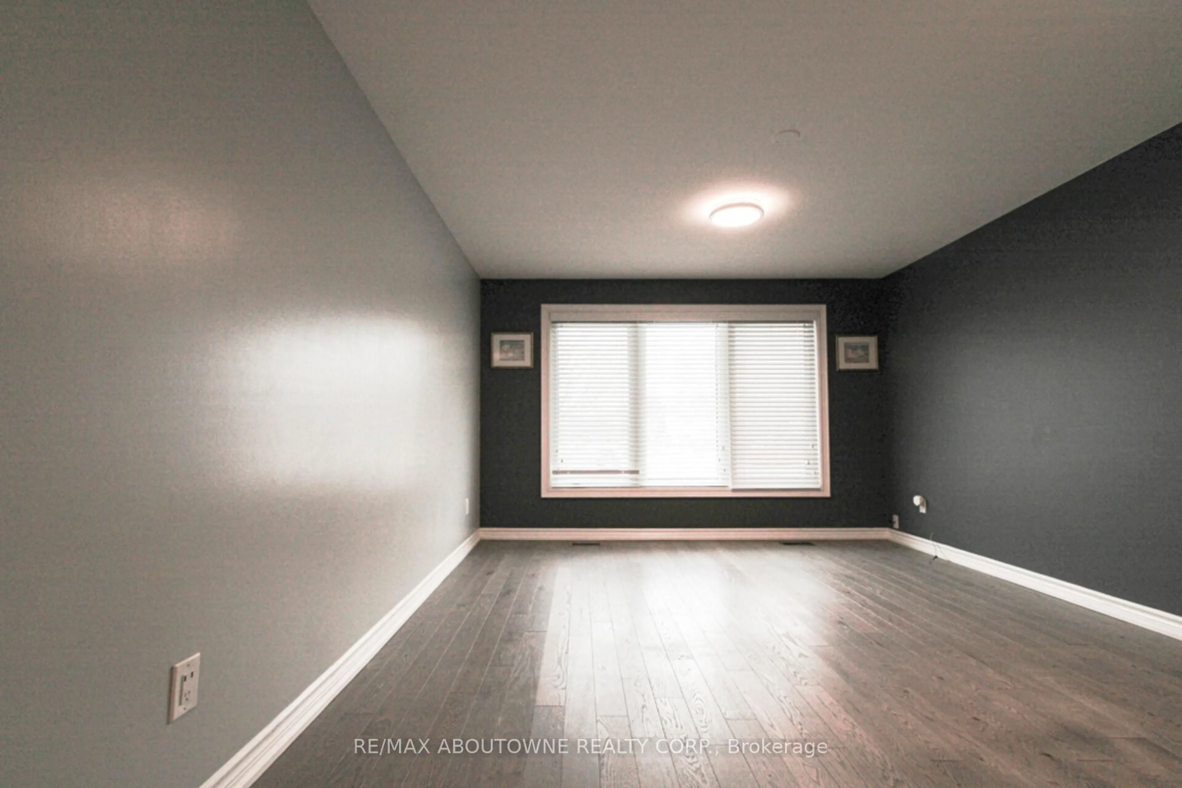 A pic of a room for 1601 Sandgate Cres, Mississauga Ontario L5J 2E3