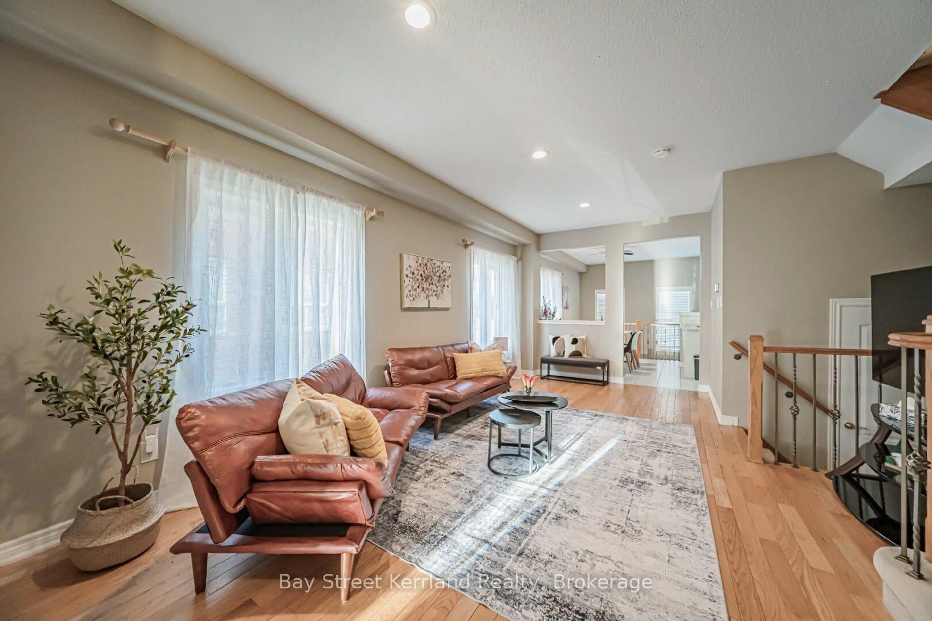 Living room with furniture, unknown for 2449 Lazio Lane, Oakville Ontario L6M 4P7
