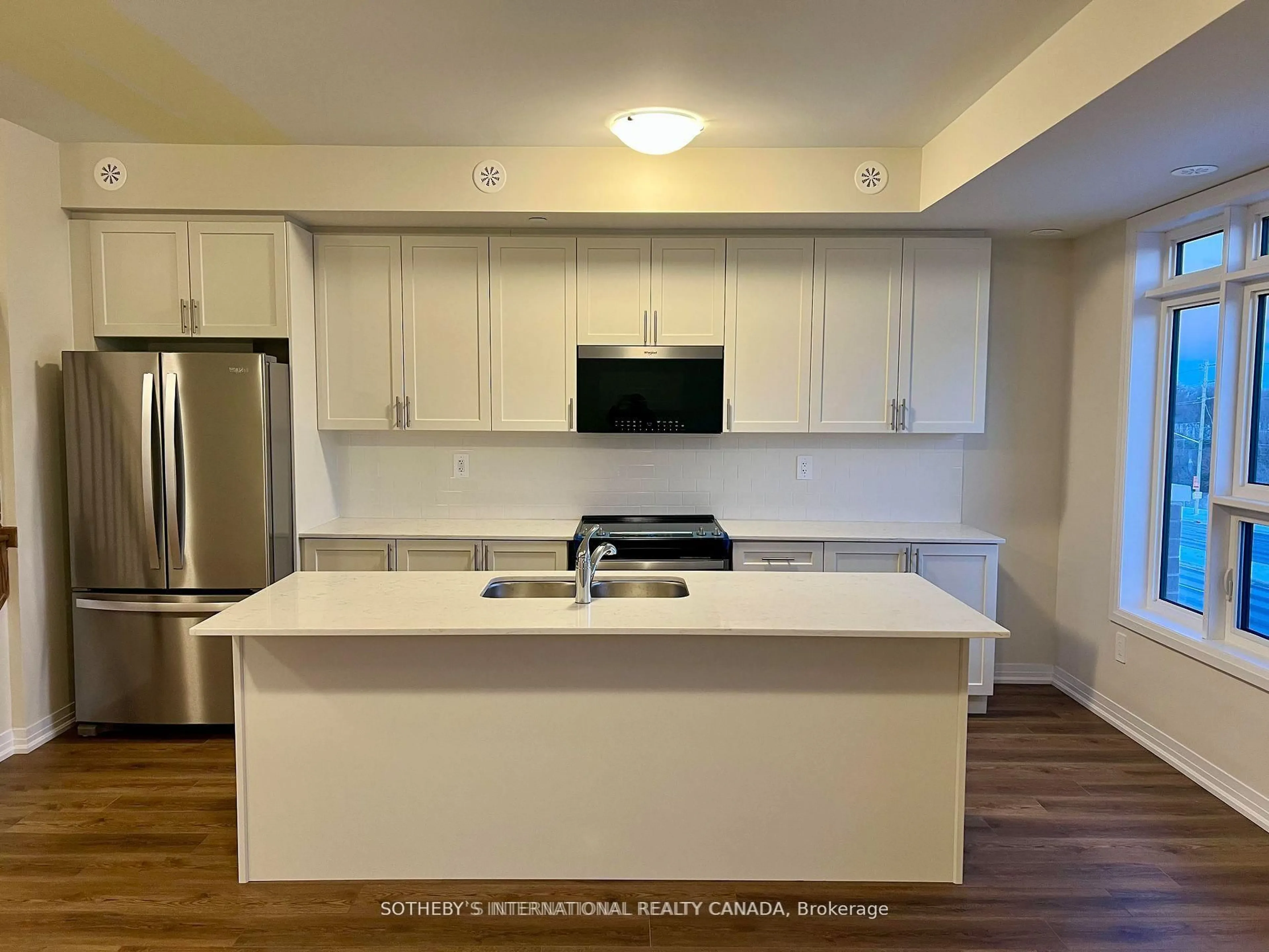 Standard kitchen, unknown for 1585 Rose Way #103, Milton Ontario L9T 7E7