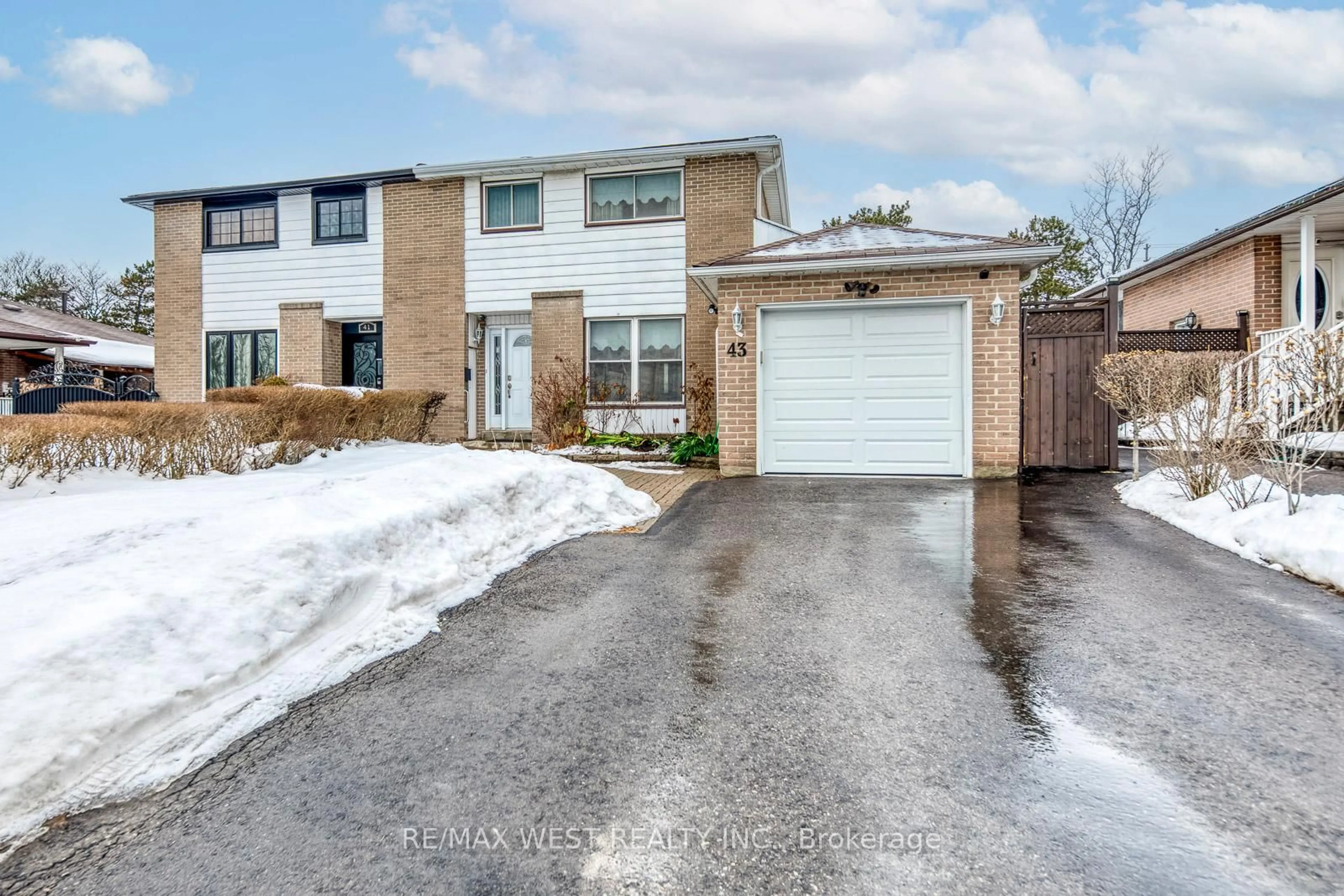 Home with brick exterior material, street for 43 Flamingo Cres, Brampton Ontario L6T 2G6