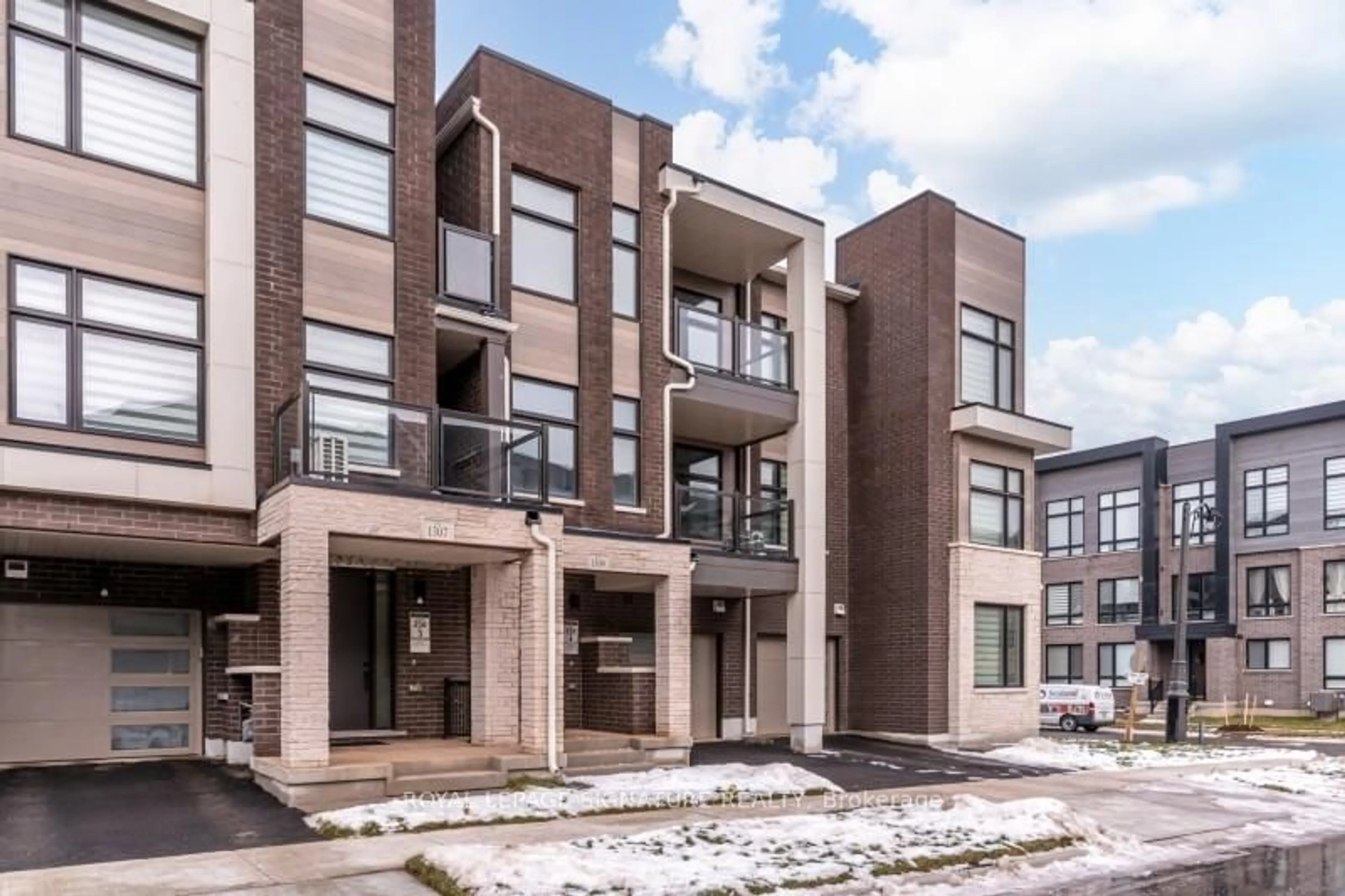 Home with brick exterior material, building for 1309 Anthonia Tr, Oakville Ontario L6H 7Z1