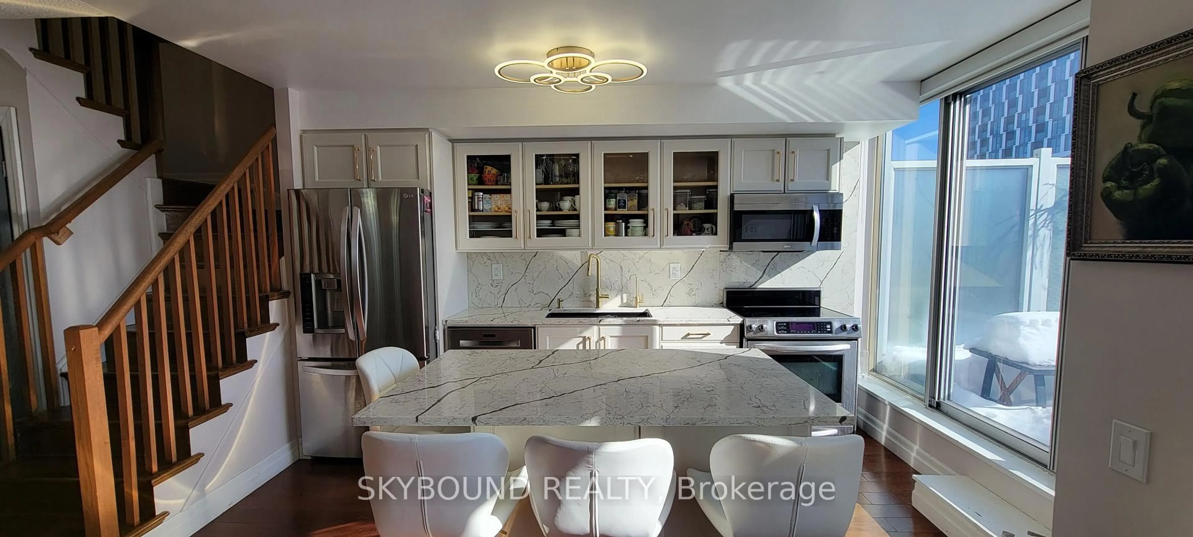 Open concept kitchen, ceramic/tile floor for 1040 The Queensway #919, Toronto Ontario M8Z 0A7