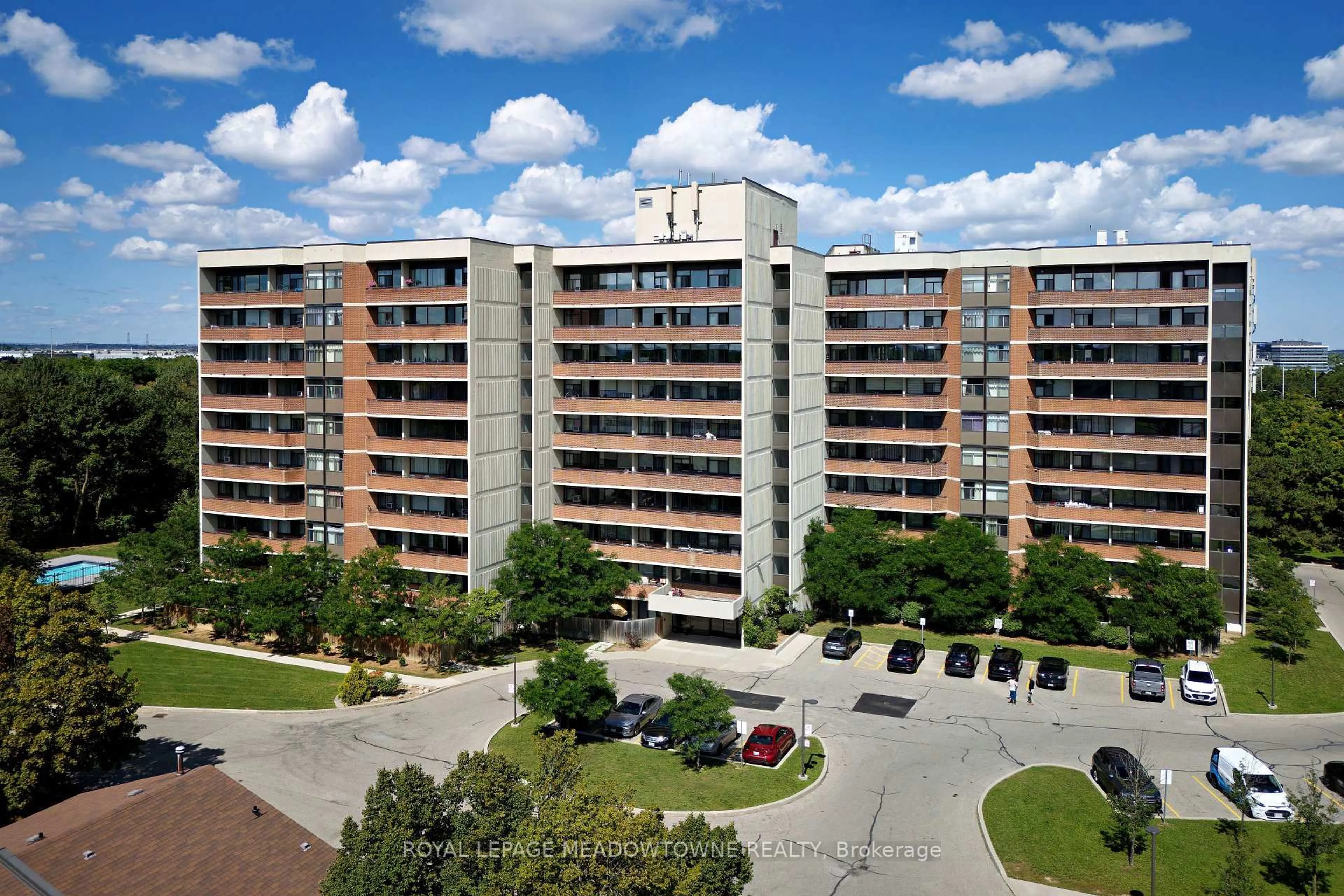A pic from outside/outdoor area/front of a property/back of a property/a pic from drone, city buildings view from balcony for 2301 Derry Rd ##806, Mississauga Ontario L5N 2R4