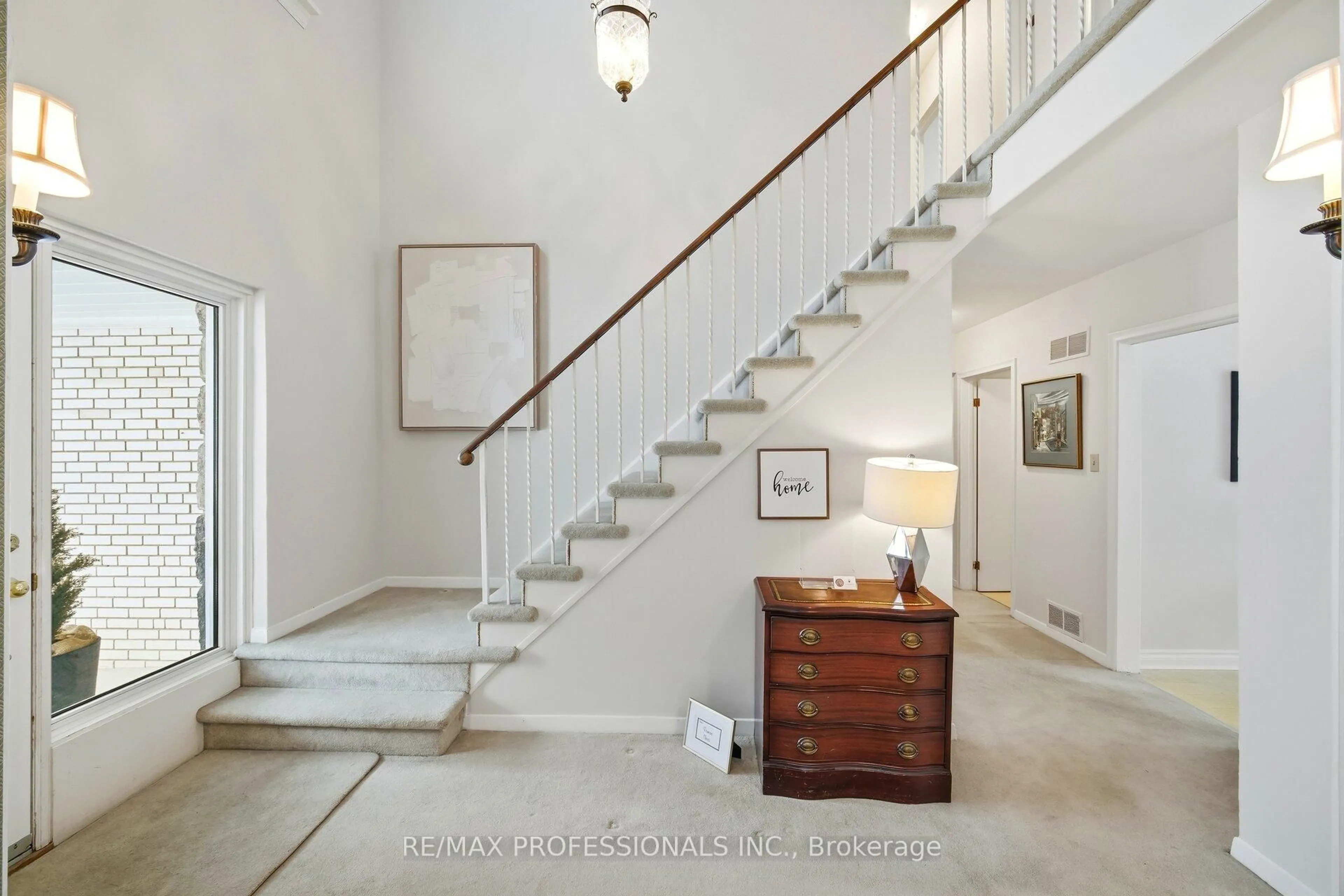 Indoor foyer for 19 Cherry Post Cres, Toronto Ontario M9C 2J9