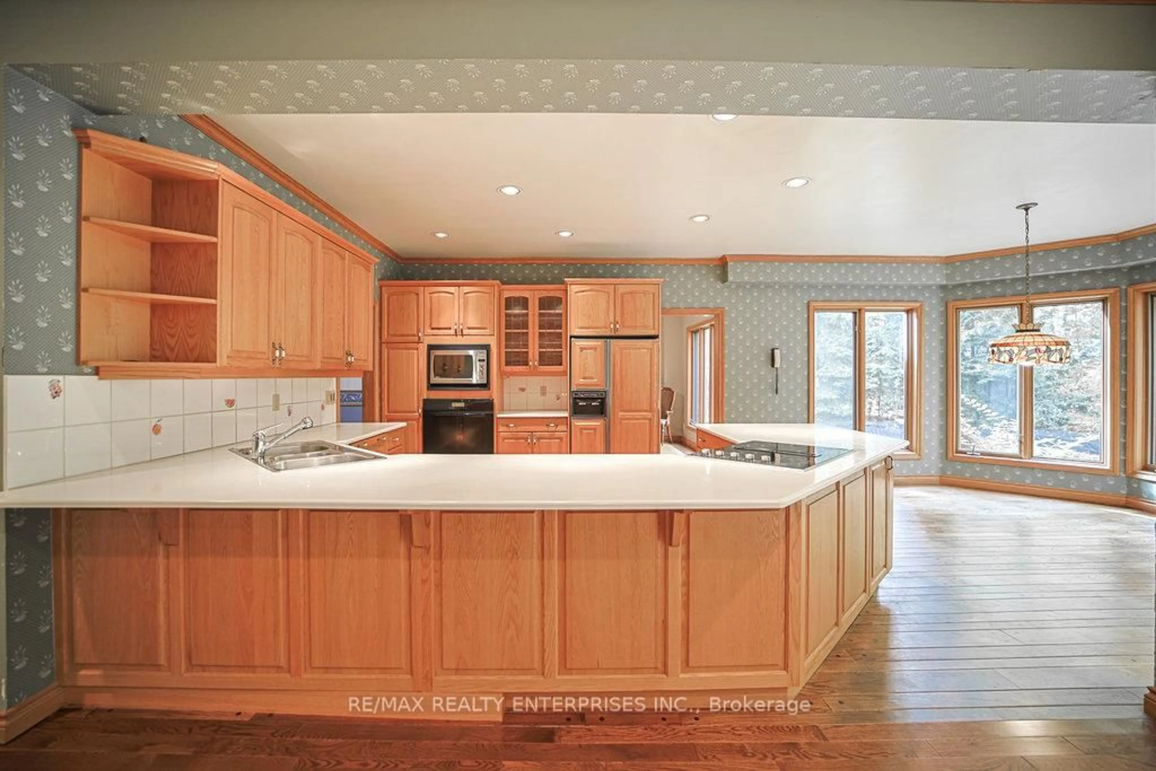 Open concept kitchen, unknown for 1601 Jalna Ave, Mississauga Ontario L5J 1S8