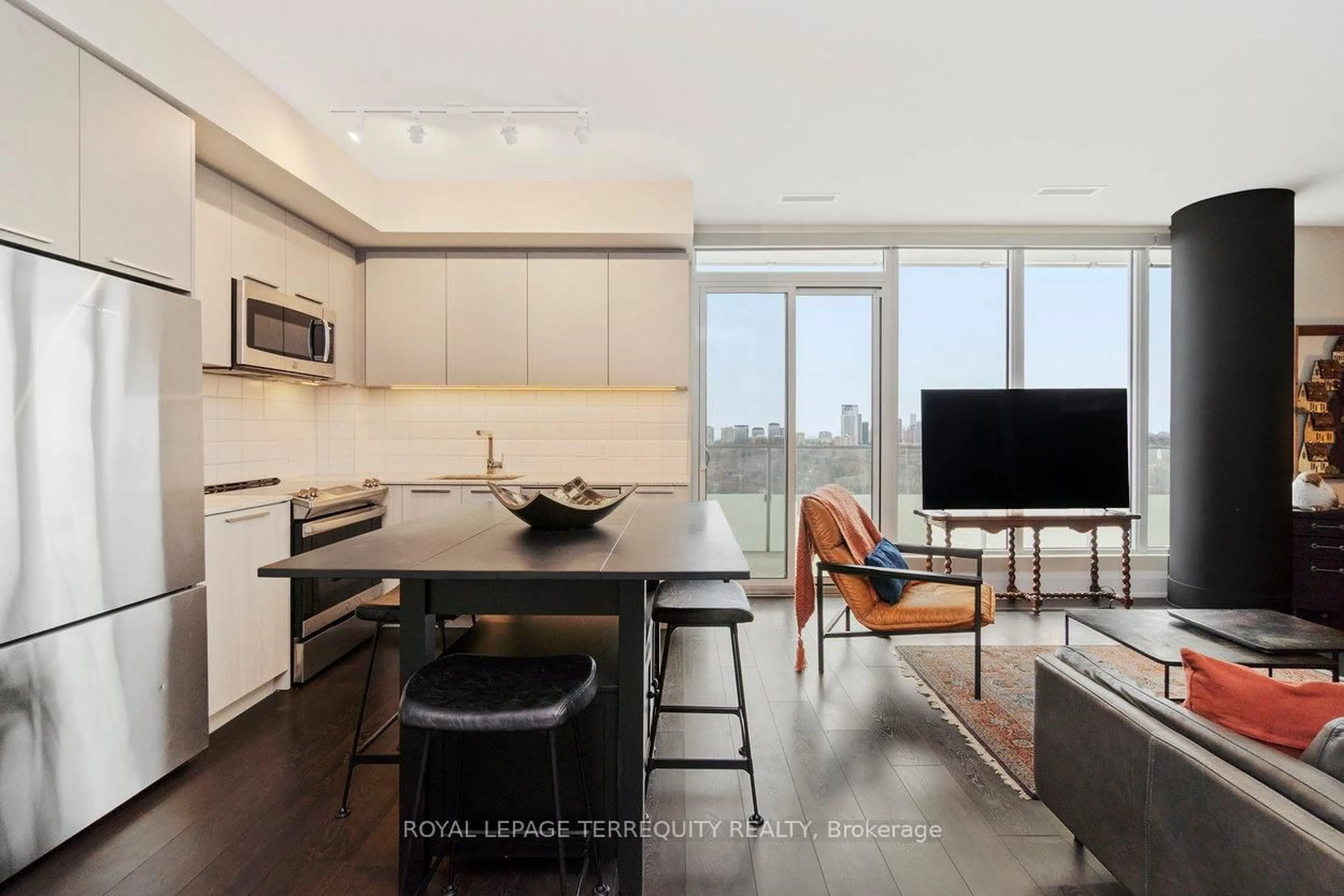 Open concept kitchen, unknown for 20 Brin Dr #1901, Toronto Ontario M8X 0B2