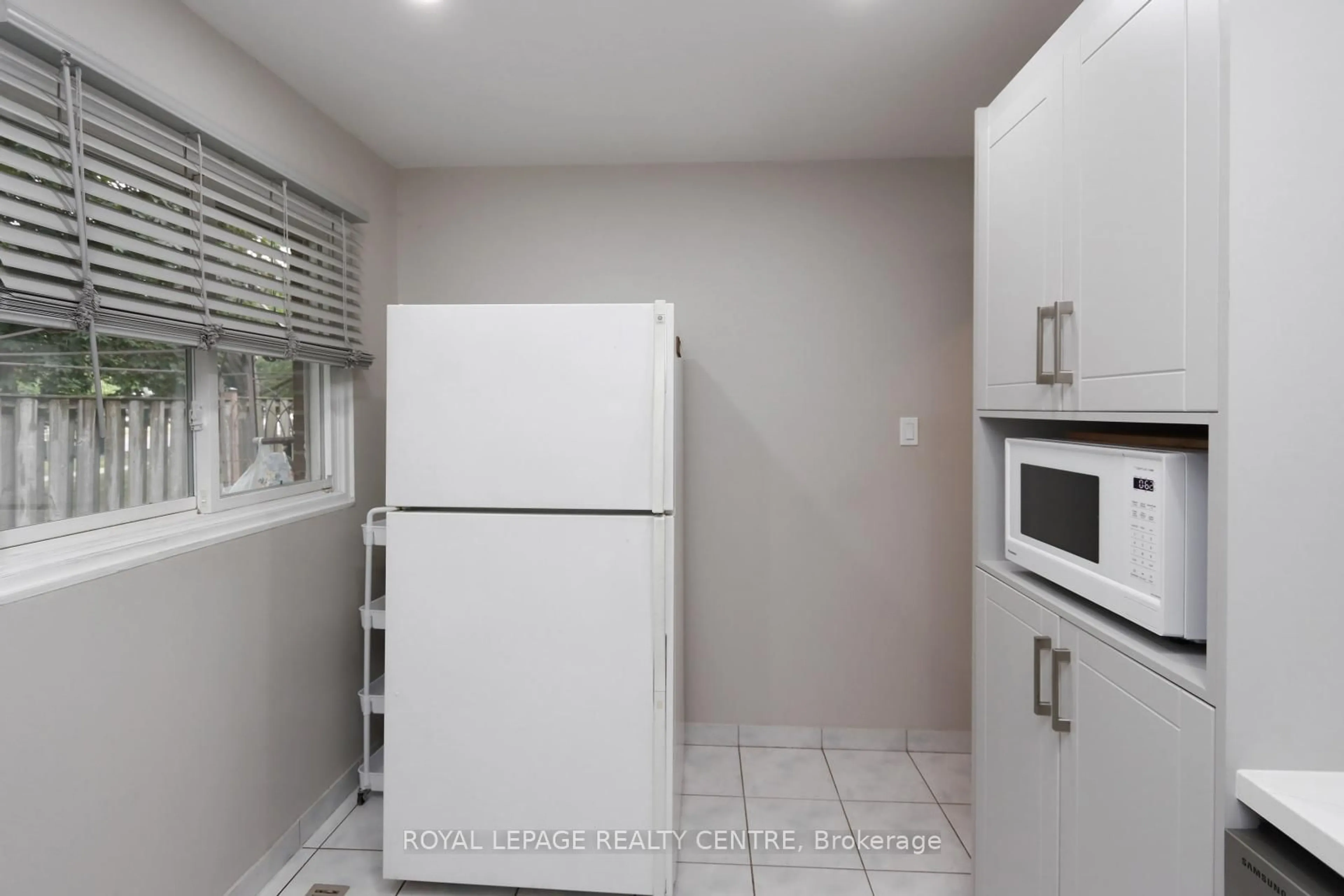 Standard kitchen, ceramic/tile floor for 444 Silverstone Dr #11, Toronto Ontario M9V 3K8
