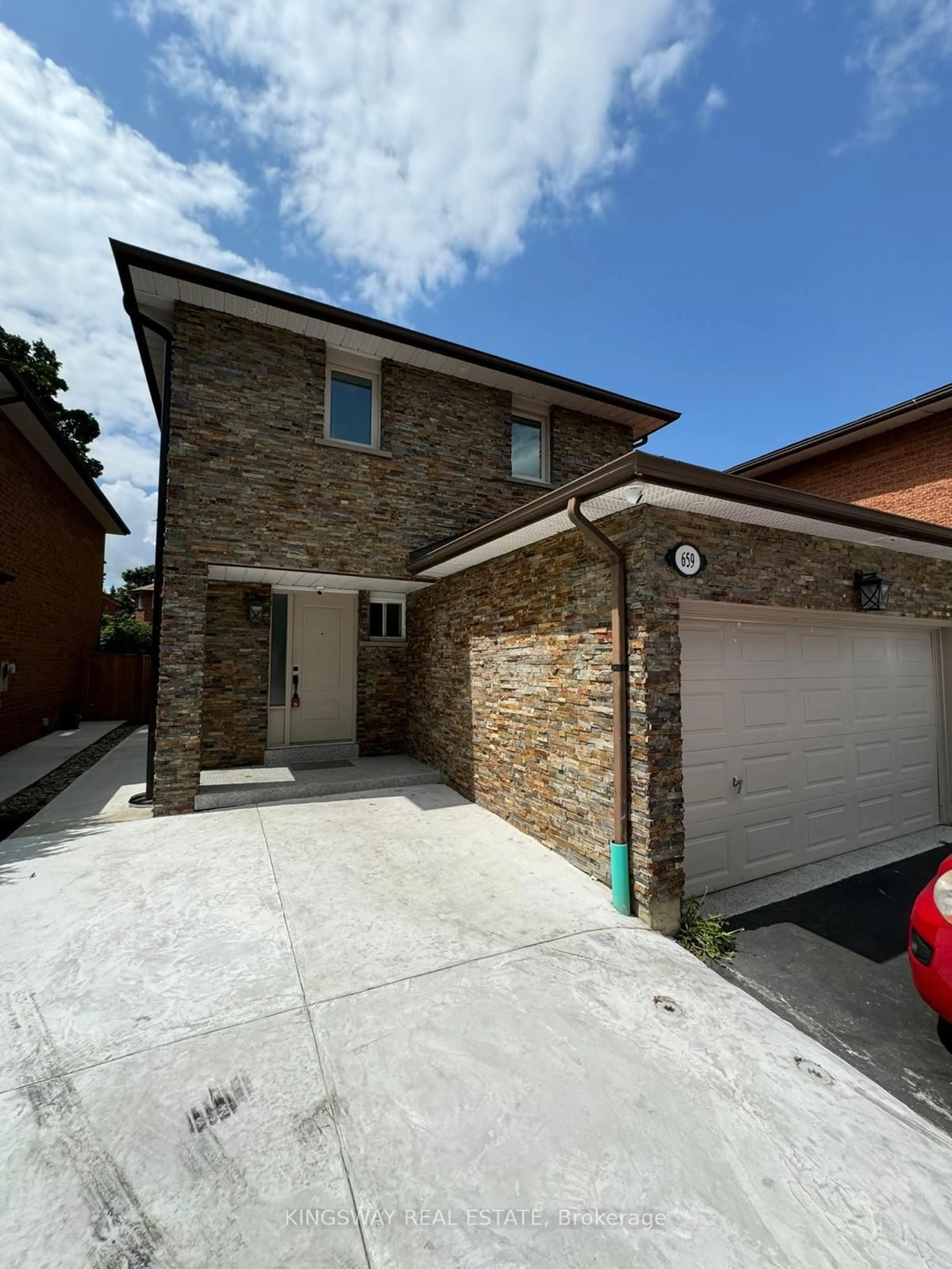 Home with brick exterior material, street for 659 Roselaire Tr, Mississauga Ontario L5R 3C6