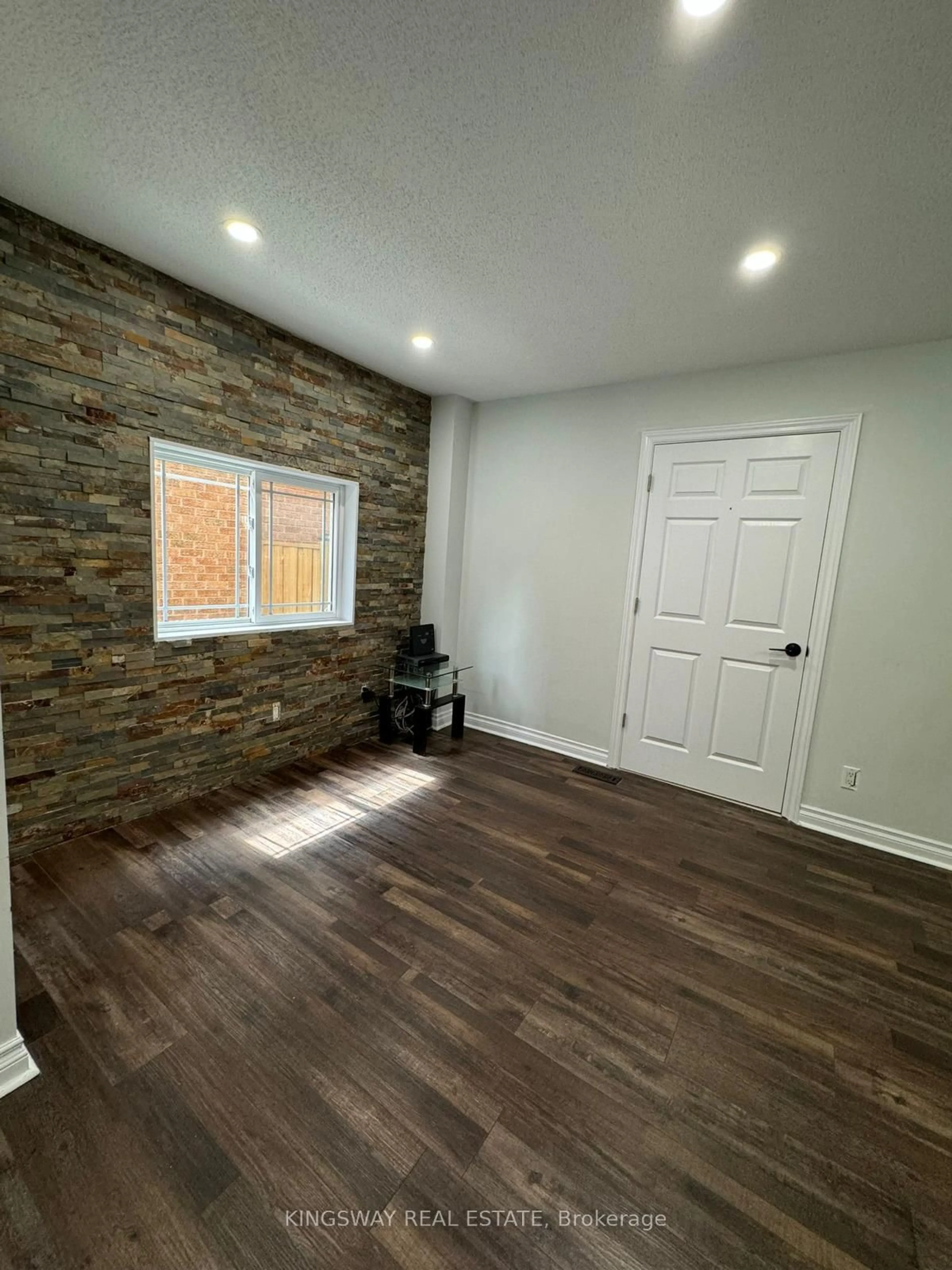 Indoor entryway for 659 Roselaire Tr, Mississauga Ontario L5R 3C6