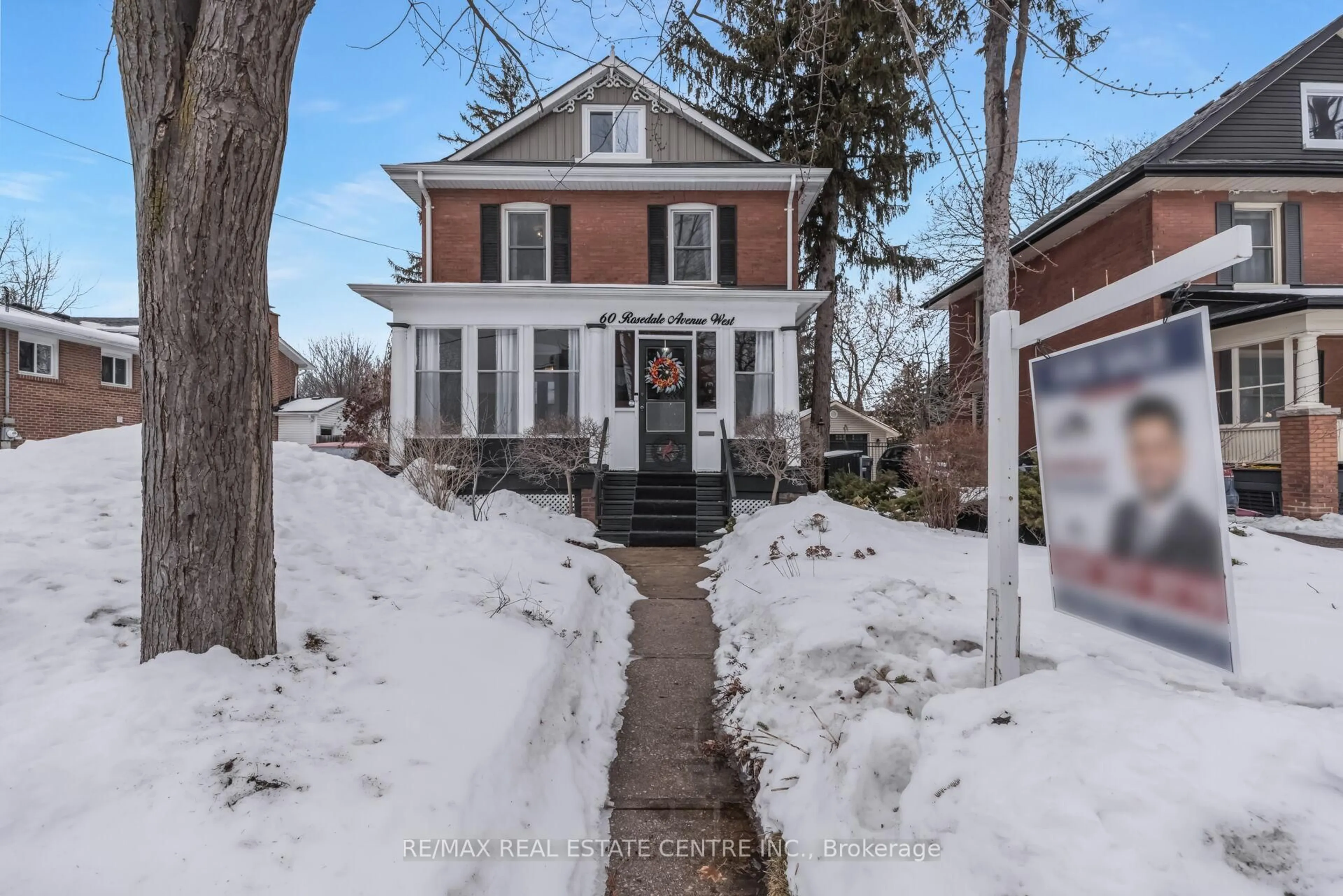 Home with brick exterior material, street for 60 Rosedale Ave, Brampton Ontario L6X 1K1