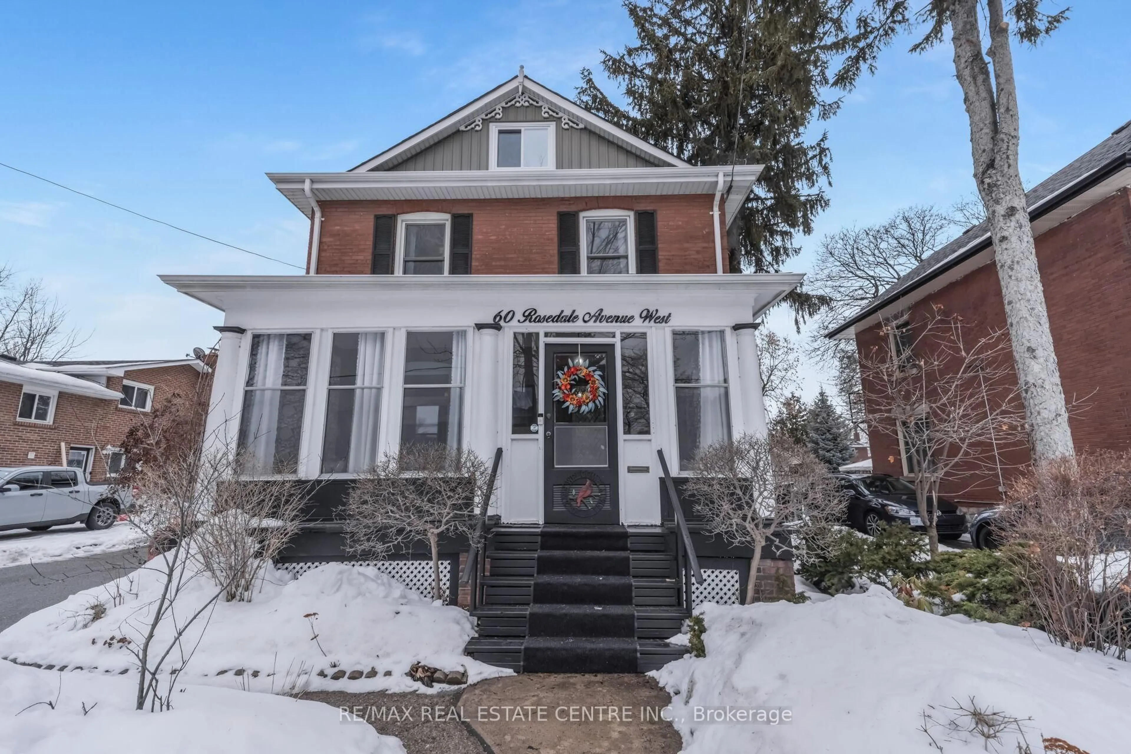 Home with brick exterior material, street for 60 Rosedale Ave, Brampton Ontario L6X 1K1