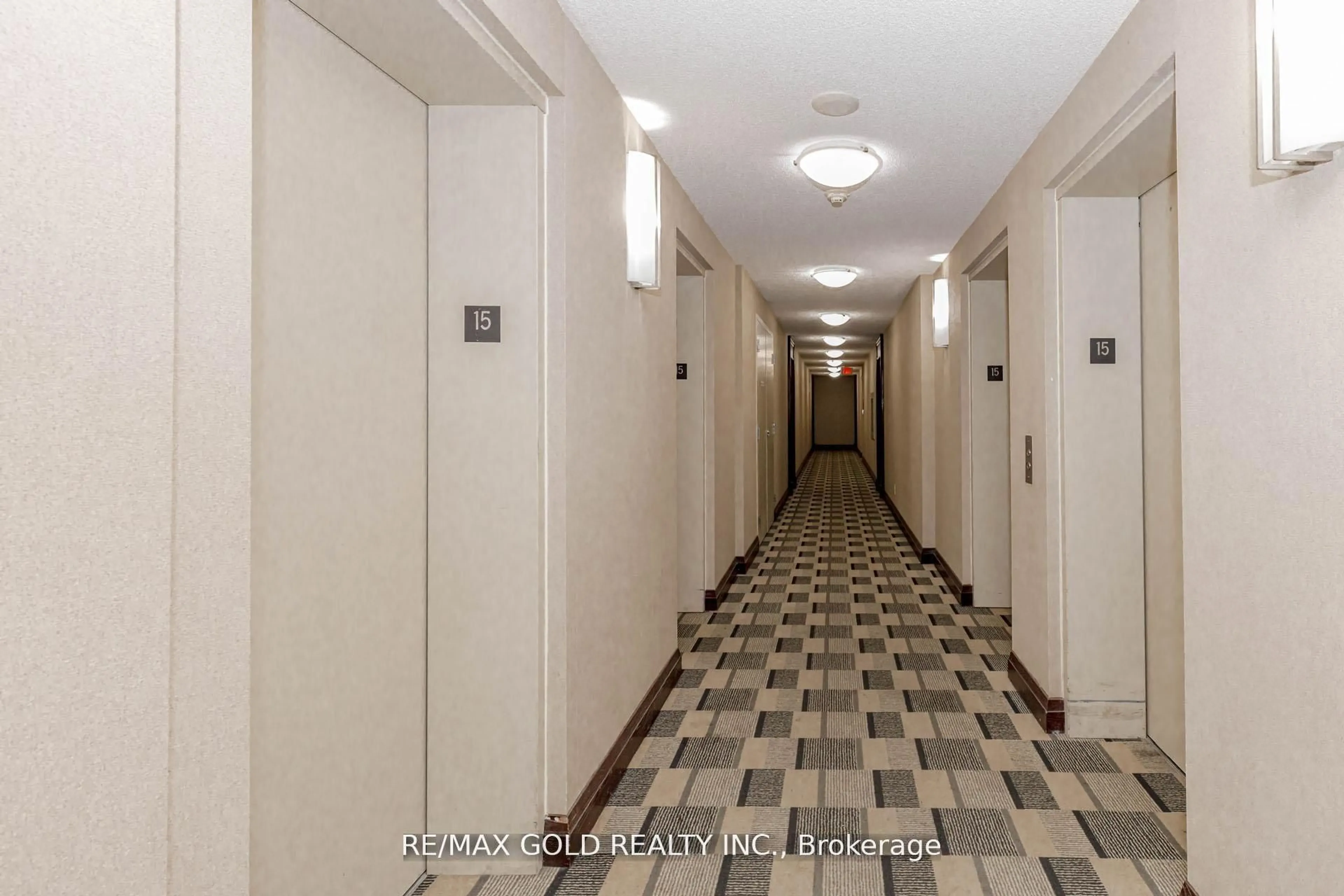 Indoor foyer for 208 Enfield Pl #1507, Mississauga Ontario L5B 0B8