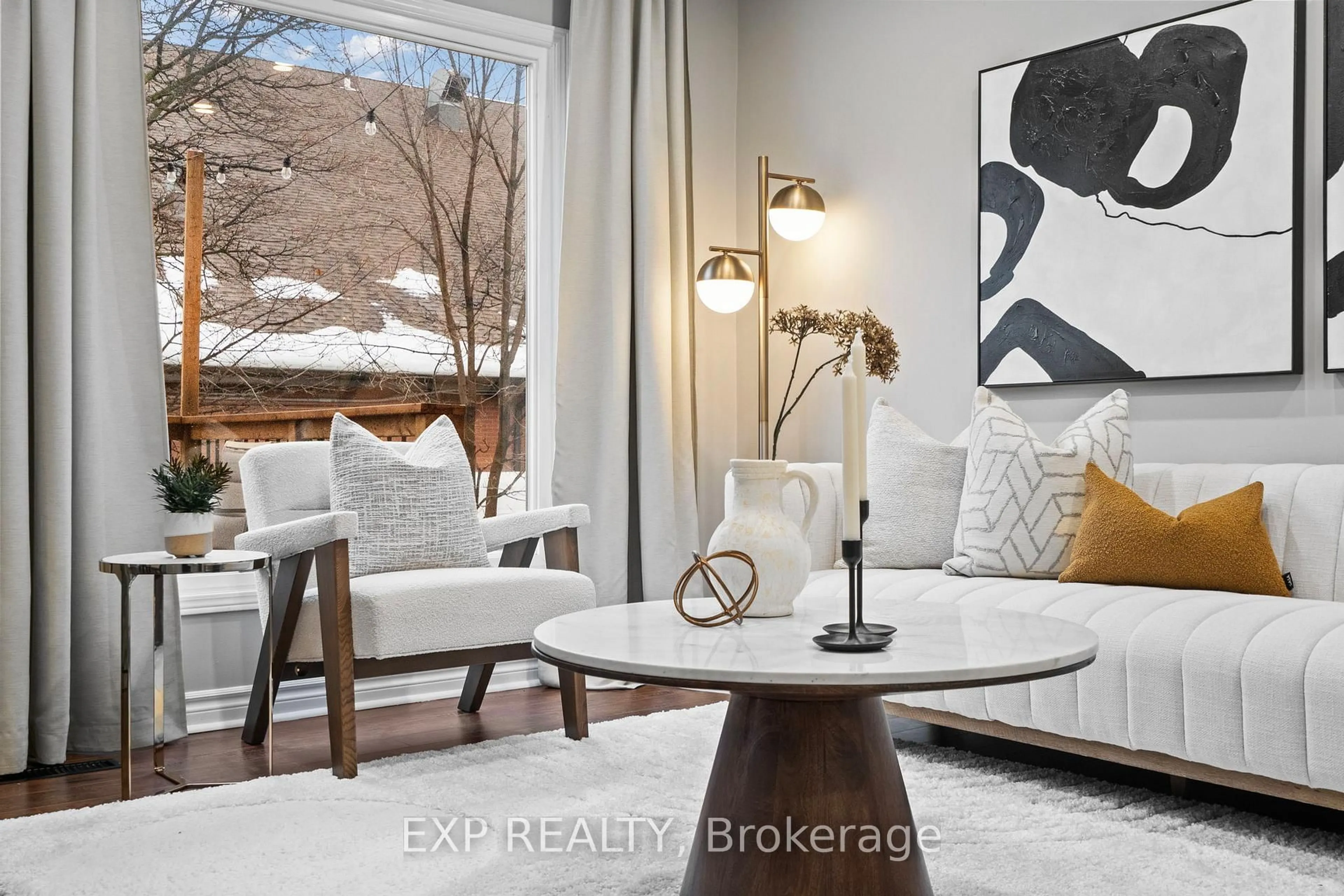 Living room with furniture, unknown for 3005 Olympus Mews, Mississauga Ontario L5N 4V5