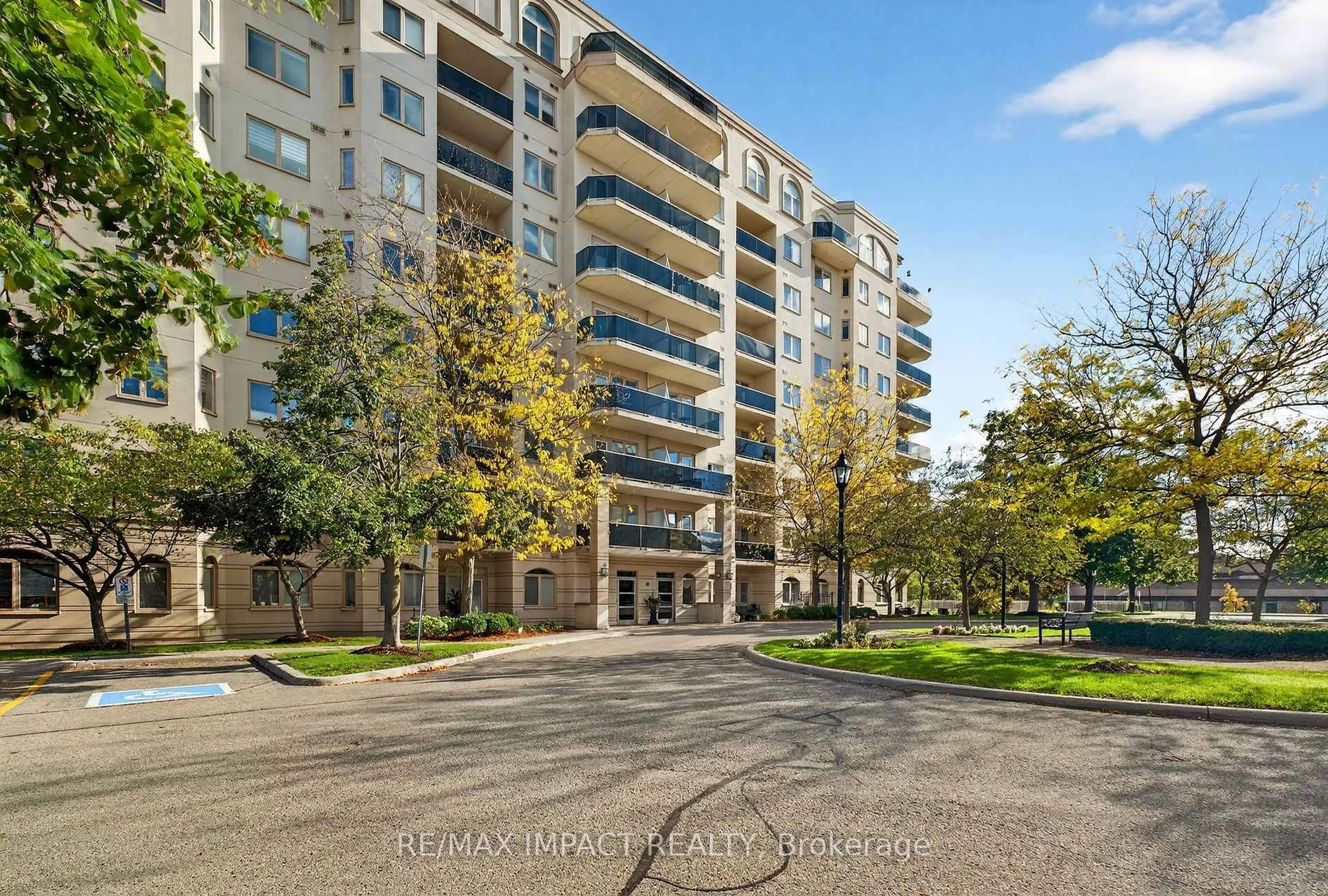 A pic from outside/outdoor area/front of a property/back of a property/a pic from drone, street for 10 Dayspring Circ #204, Brampton Ontario L6P 1B9