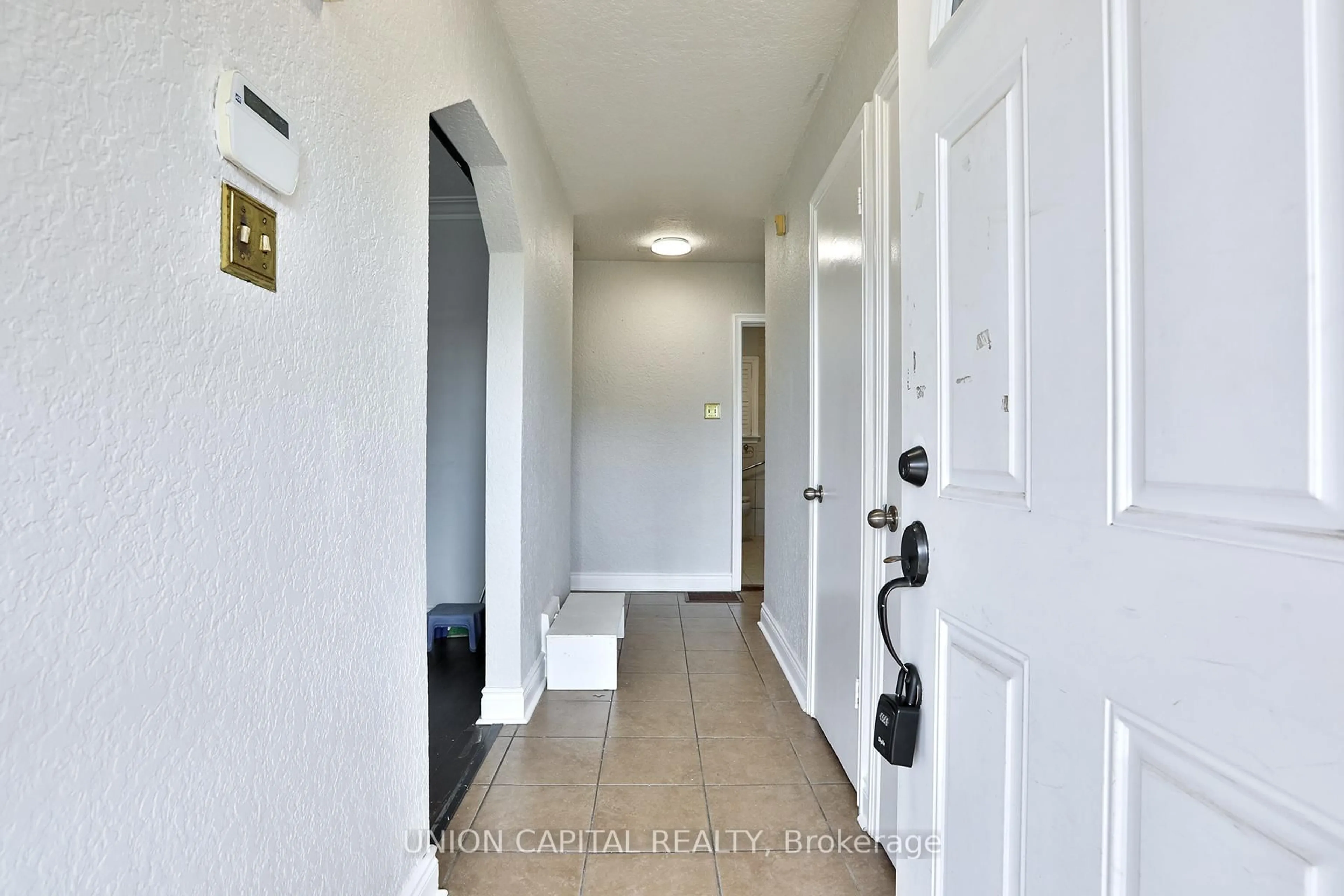 Indoor entryway for 38 Claver Ave, Toronto Ontario M6B 2V8