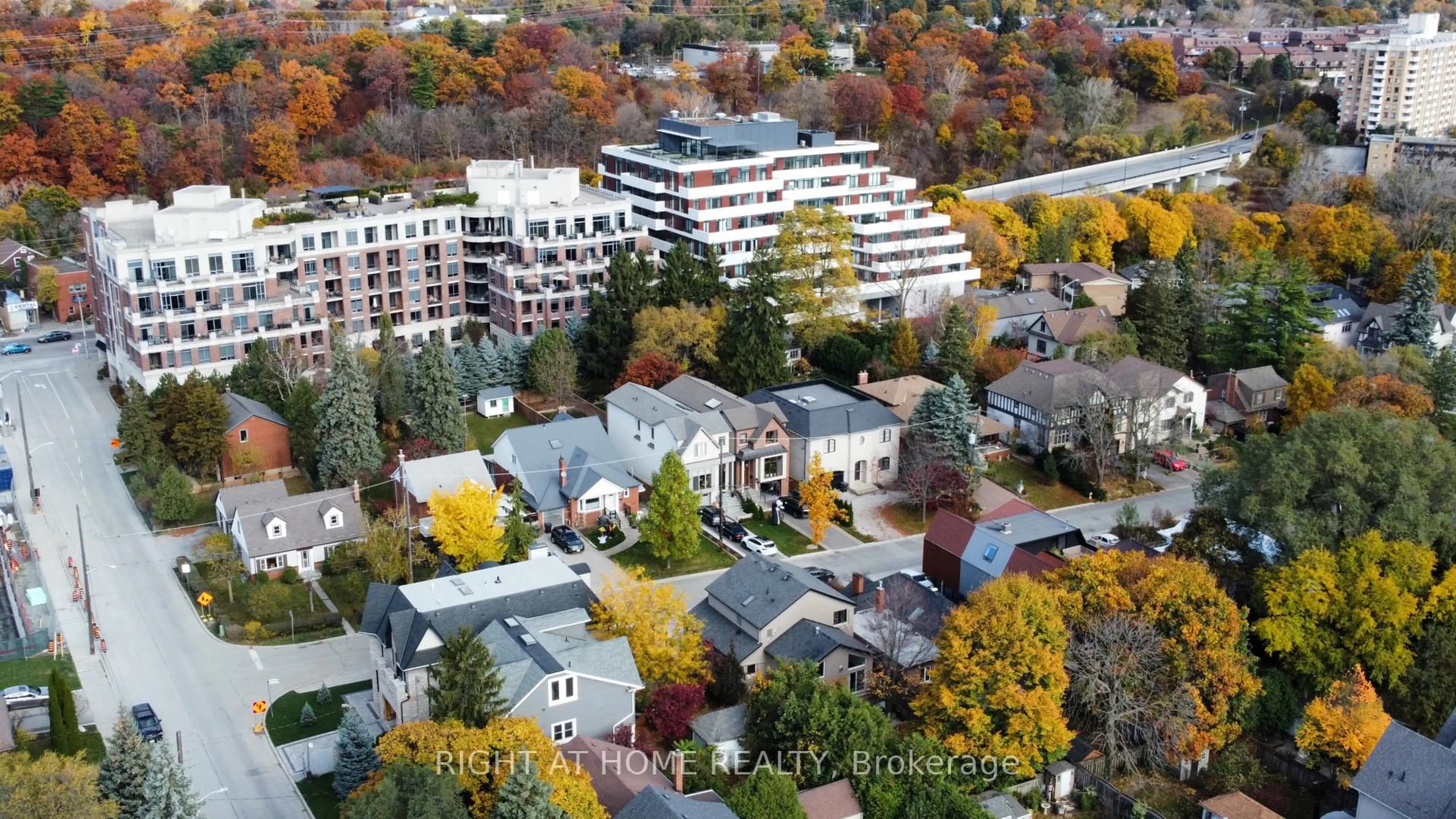 A pic from outside/outdoor area/front of a property/back of a property/a pic from drone, city buildings view from balcony for 33 Thorndale Ave, Toronto Ontario M8X 1W8
