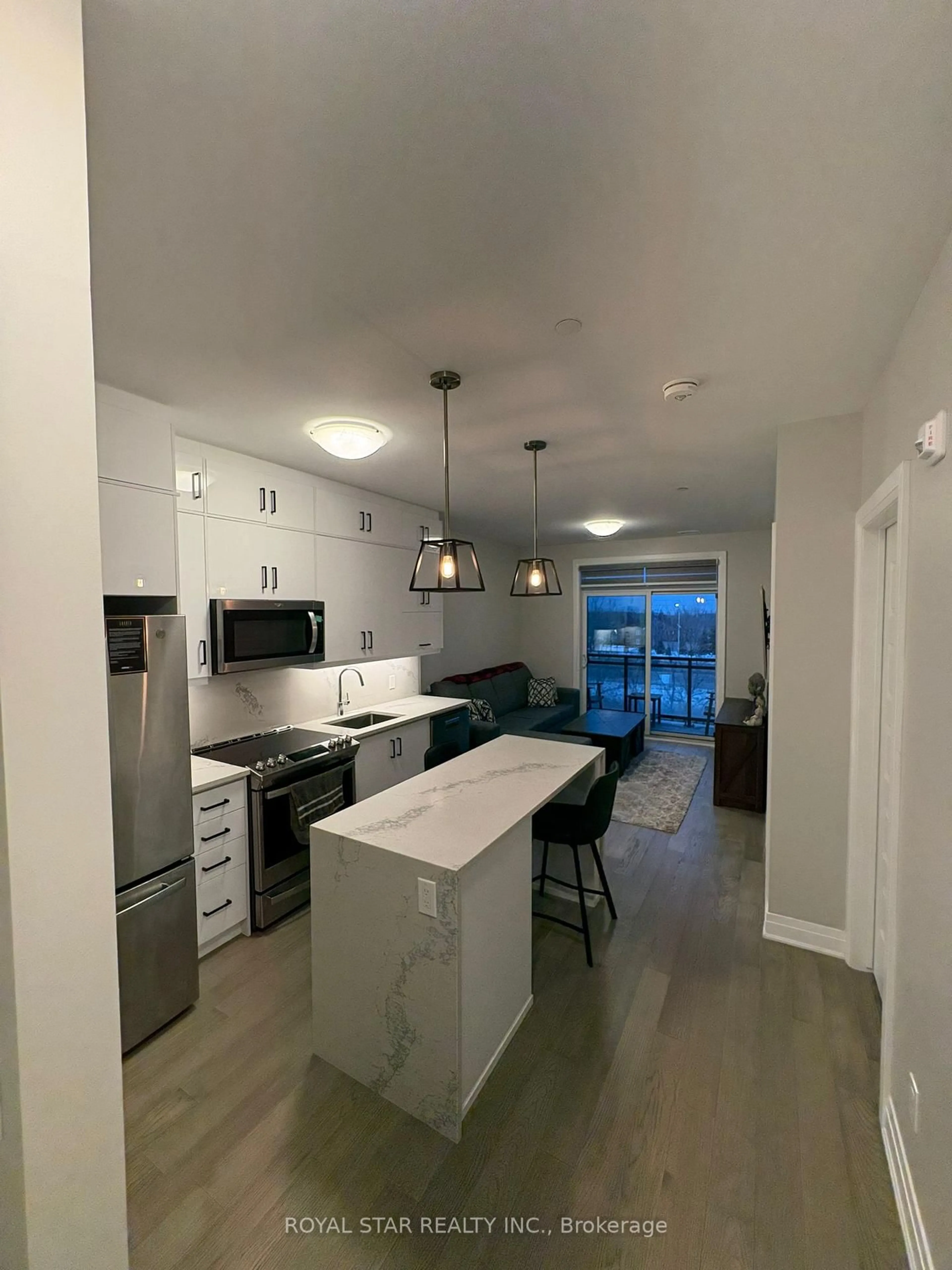 Open concept kitchen, unknown for 50 Kaitting Tr #313, Oakville Ontario L6M 5N3