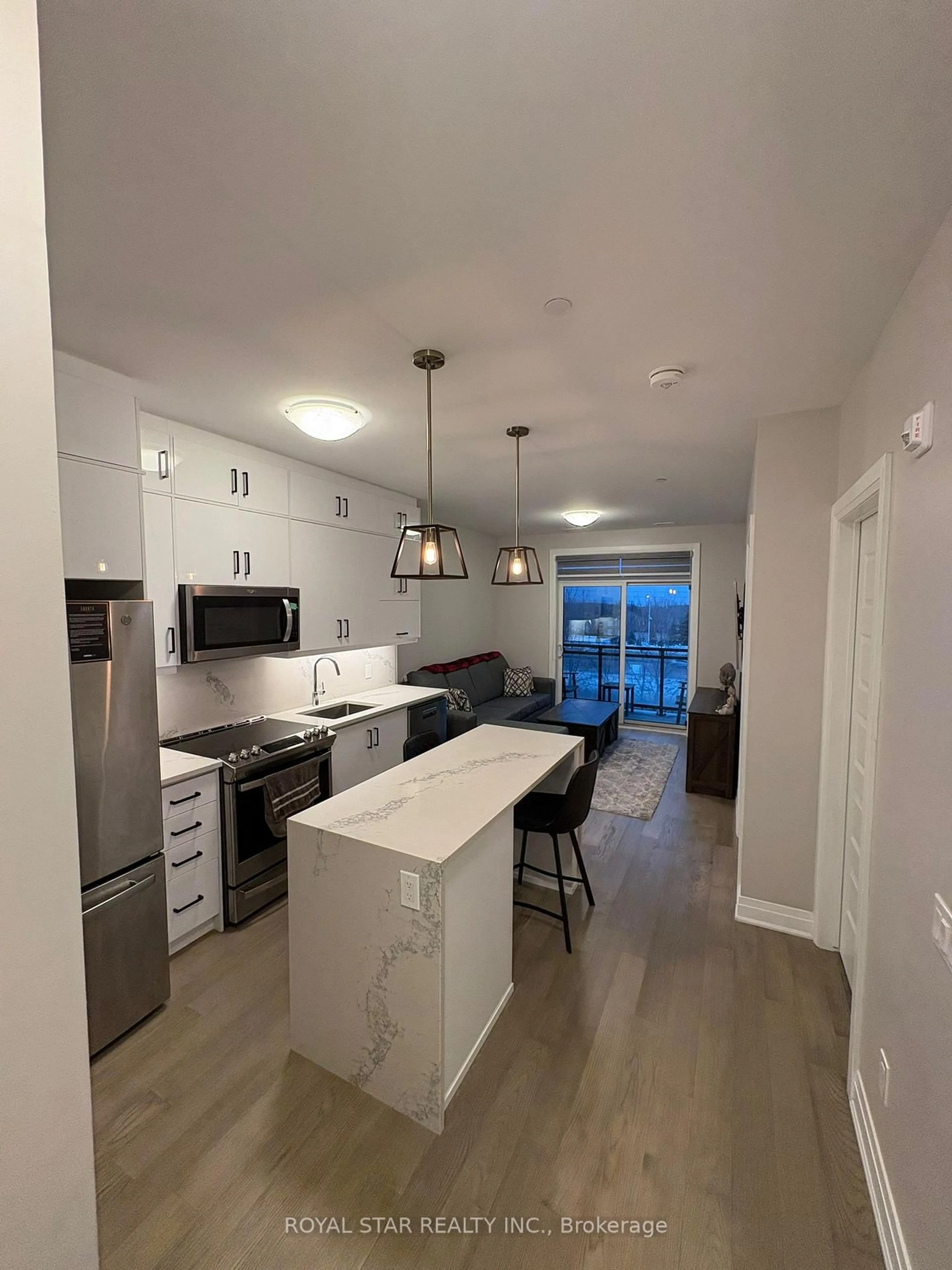Open concept kitchen, unknown for 50 Kaitting Tr #313, Oakville Ontario L6M 5N3