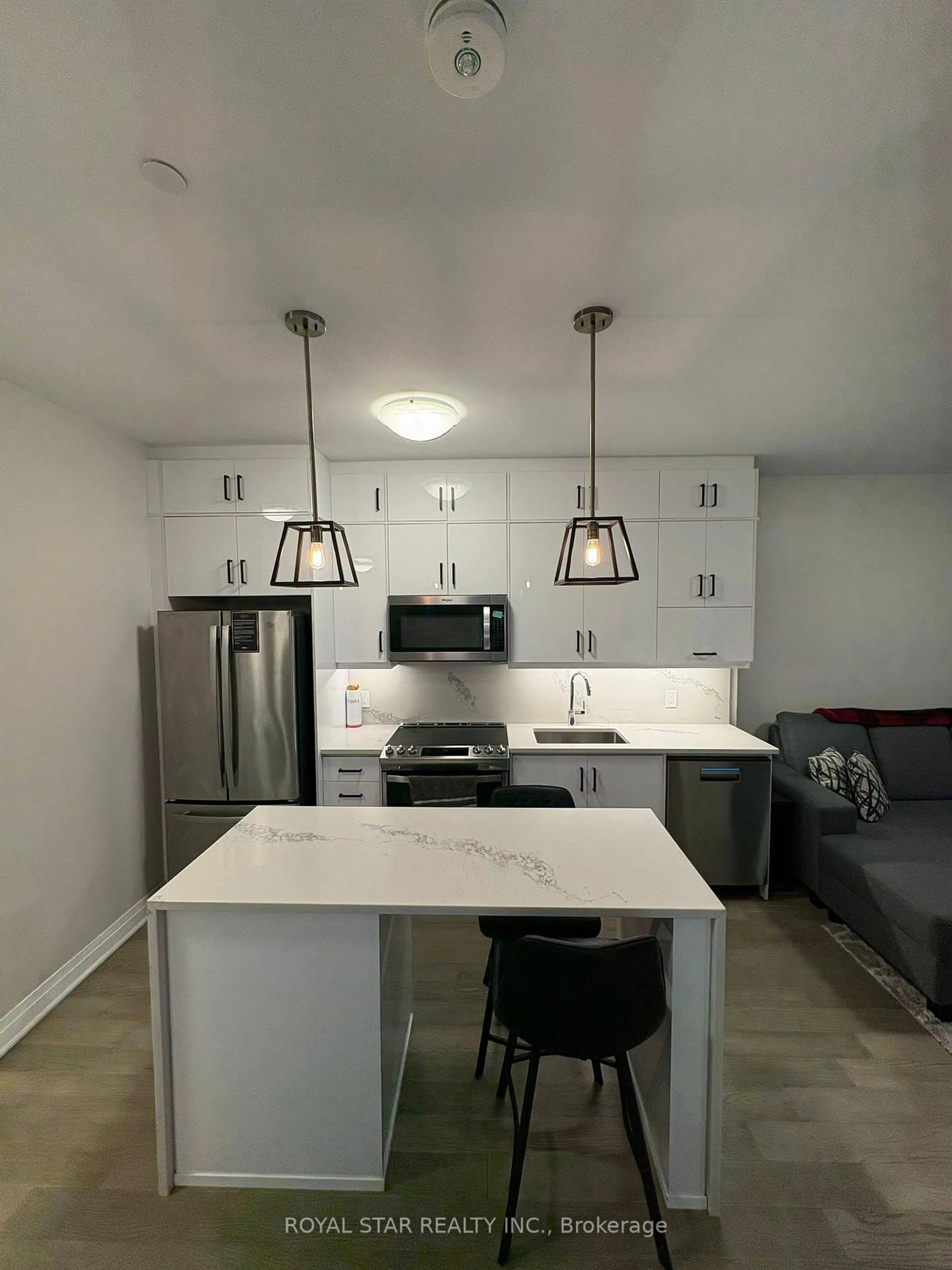 Open concept kitchen, unknown for 50 Kaitting Tr #313, Oakville Ontario L6M 5N3