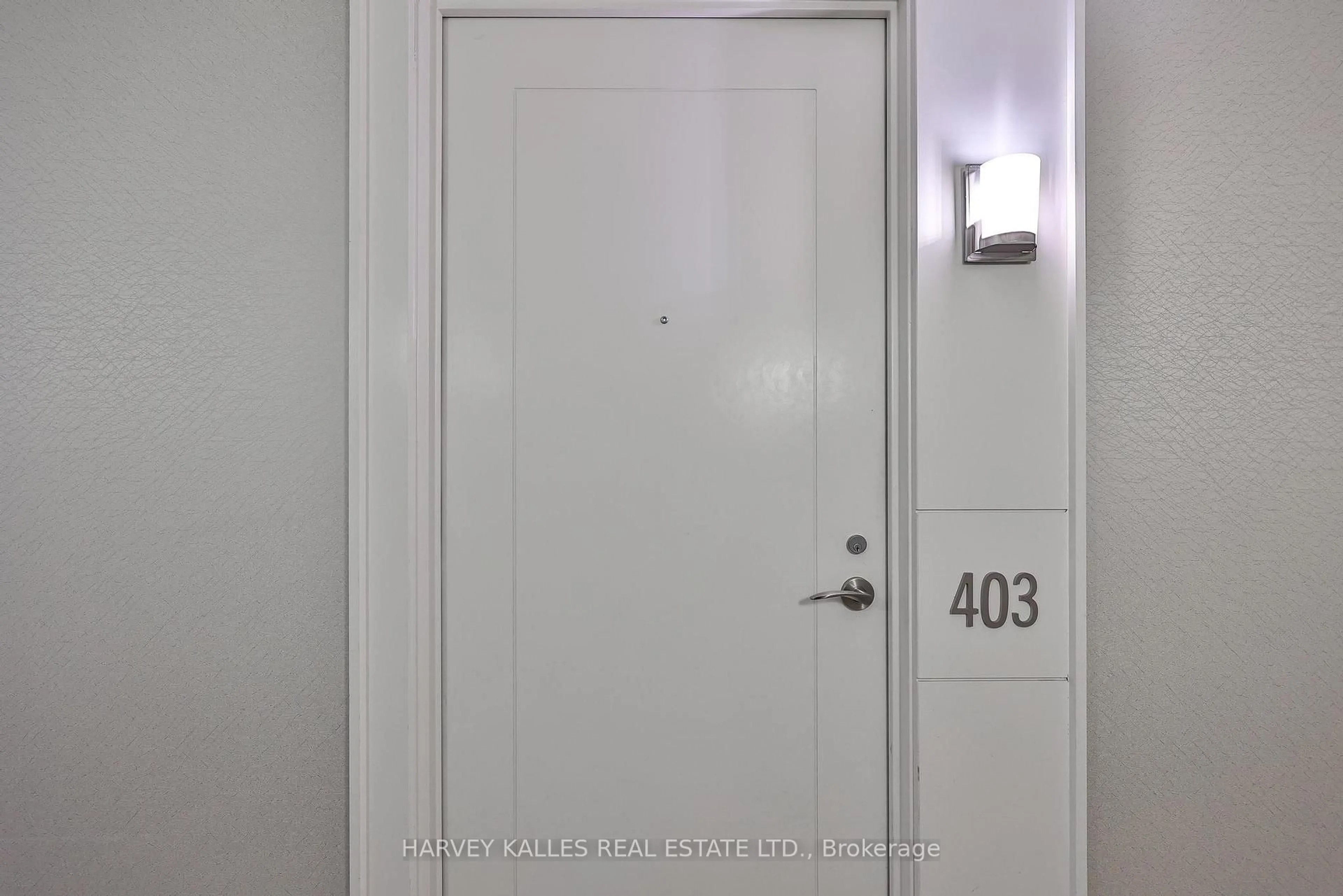 Indoor entryway for 830 Lawrence Ave #403, Toronto Ontario M6A 0B6