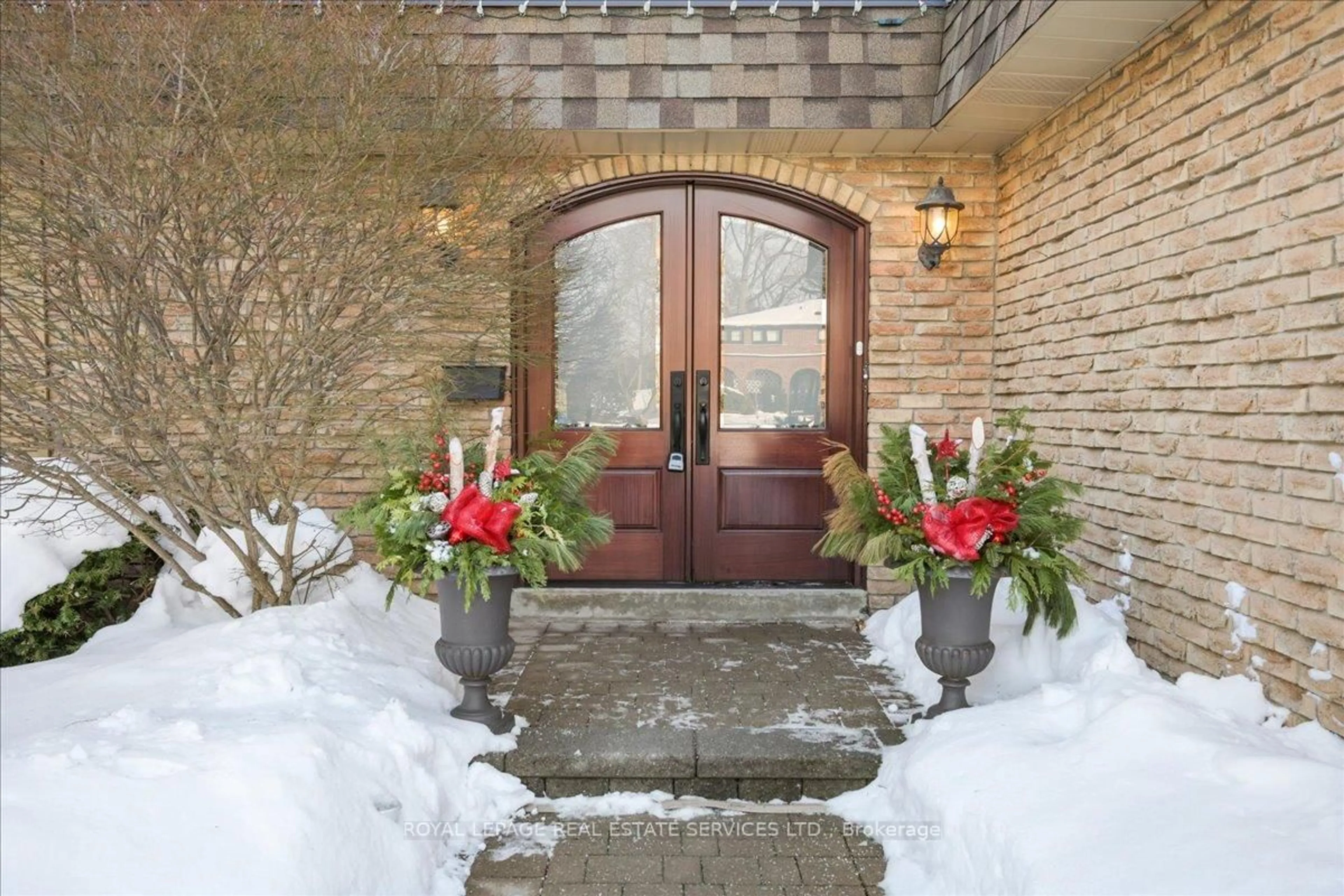 Indoor entryway for 1466 Flaminia Crt, Mississauga Ontario L5J 3Z6