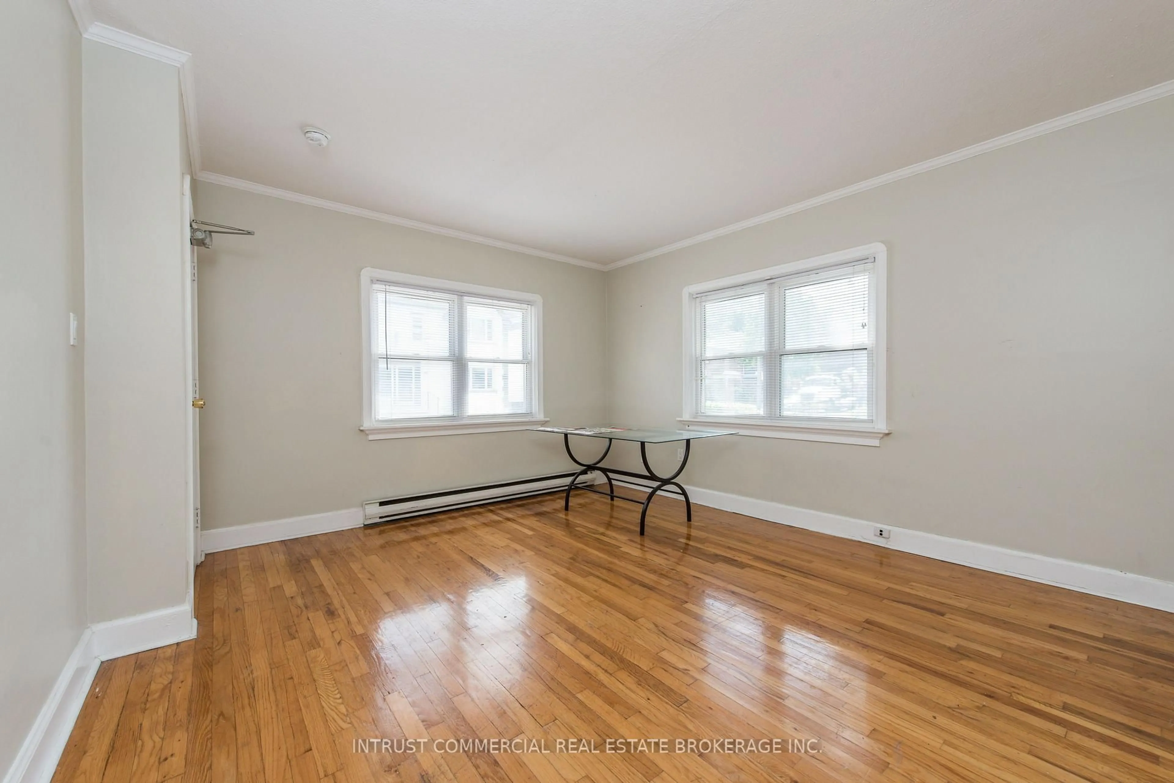 A pic of a room for 200 Jane St, Toronto Ontario M6S 3Y9