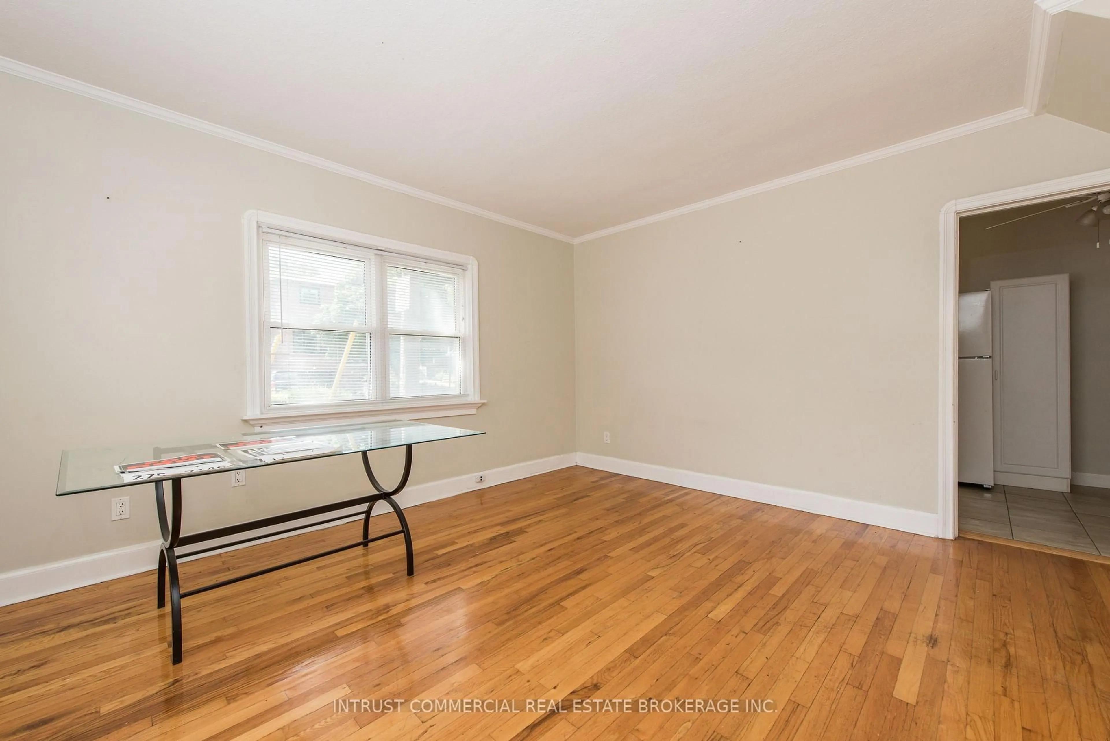 A pic of a room for 200 Jane St, Toronto Ontario M6S 3Y9