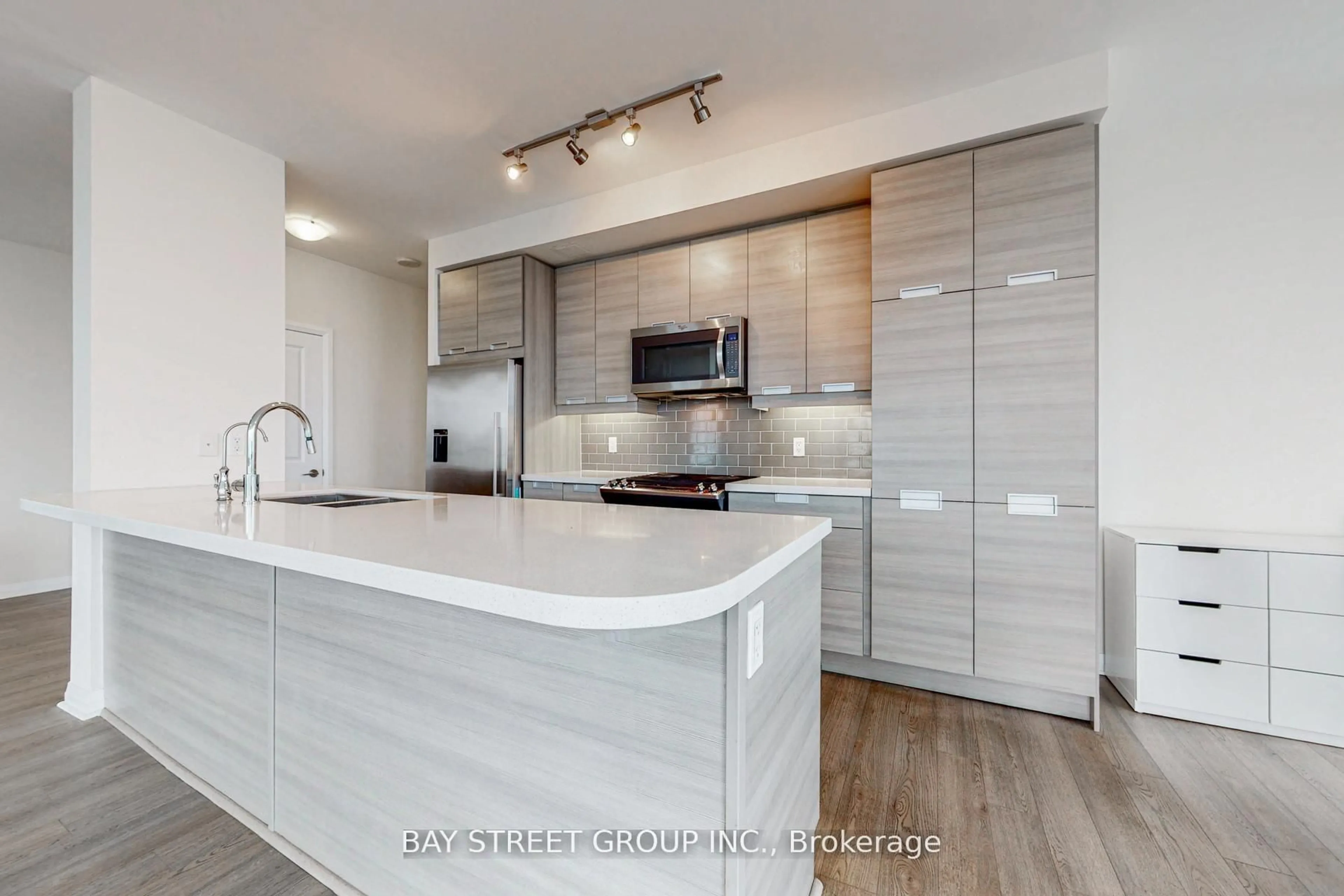 Open concept kitchen, unknown for 75 Eglinton Ave #2801, Mississauga Ontario L5R 0E5