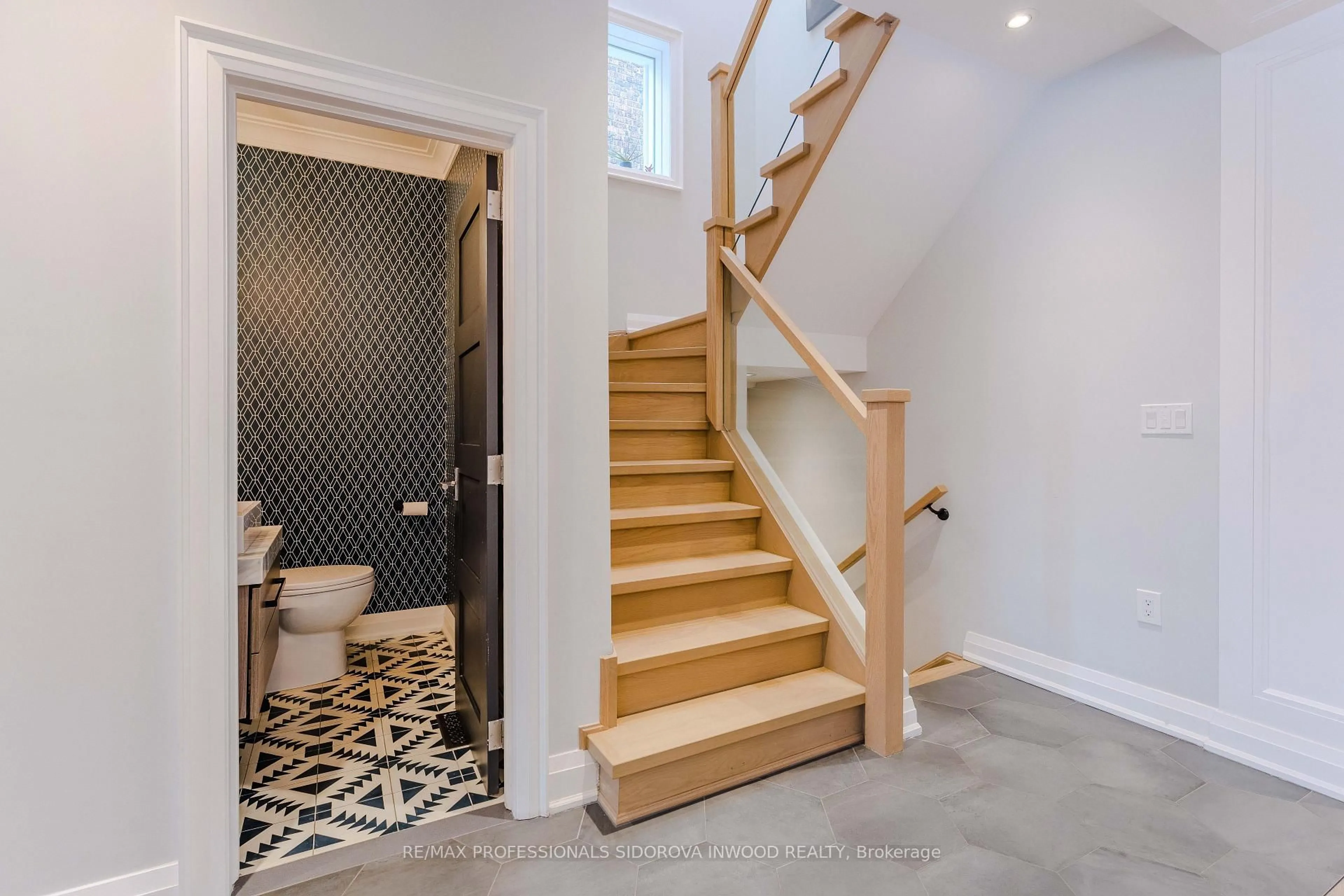Stairs for 50 Evelyn Ave, Toronto Ontario M6P 2Y9