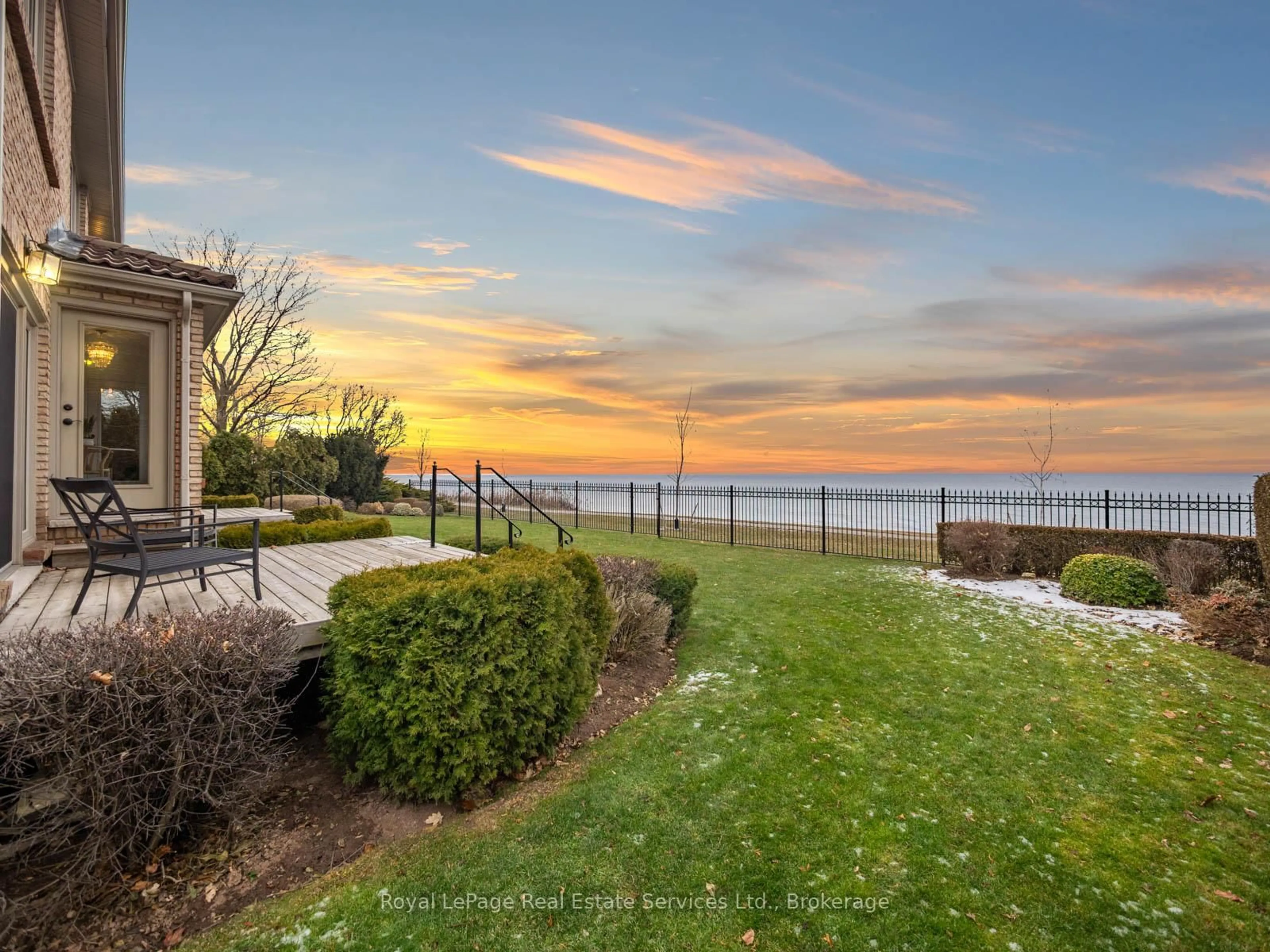 Patio, water/lake/river/ocean view for 3286 Shelburne Pl, Oakville Ontario L6L 5V9