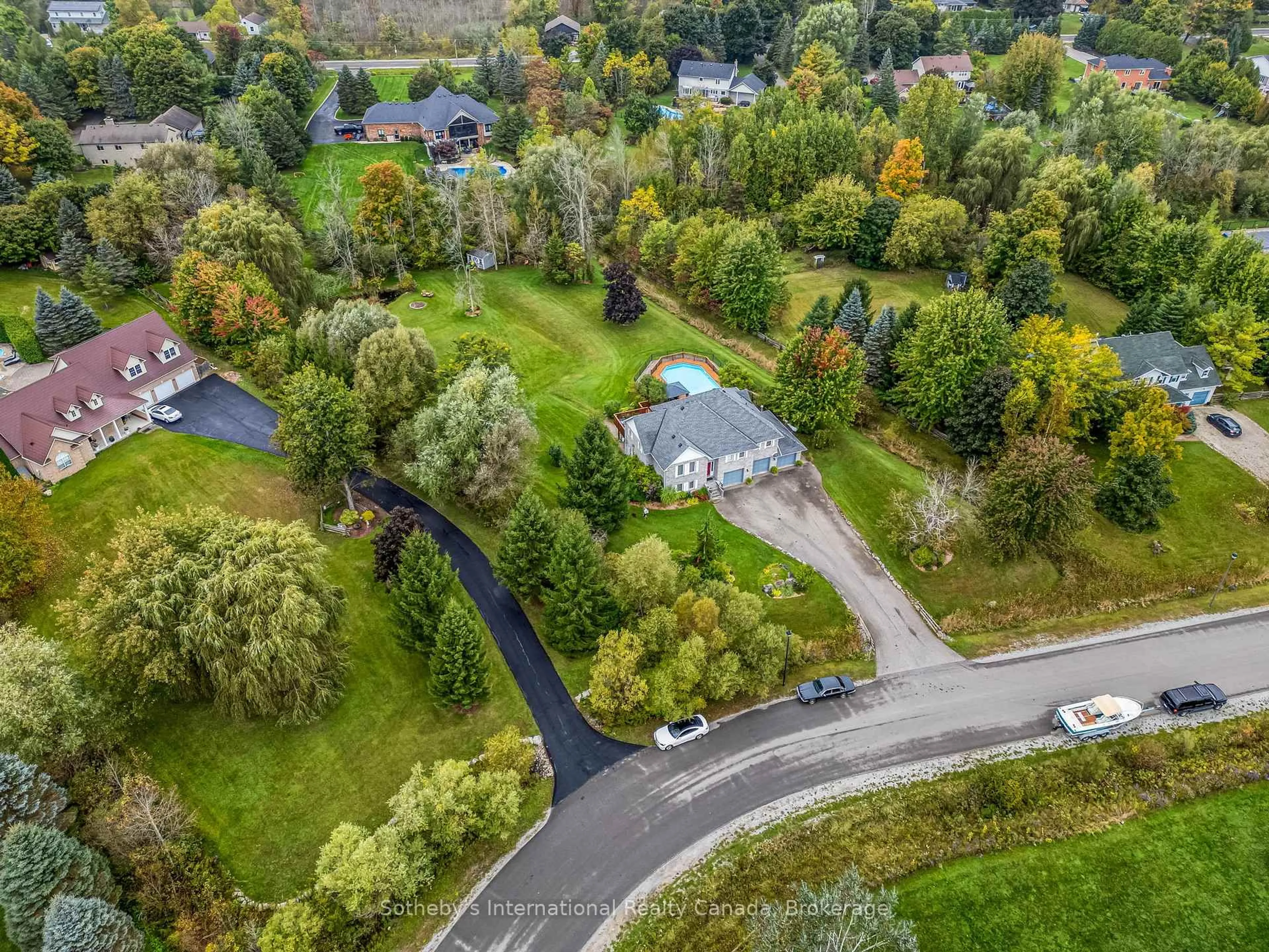 A pic from outside/outdoor area/front of a property/back of a property/a pic from drone, unknown for 2091 Country Lane Crt, Milton Ontario L0P 1J0