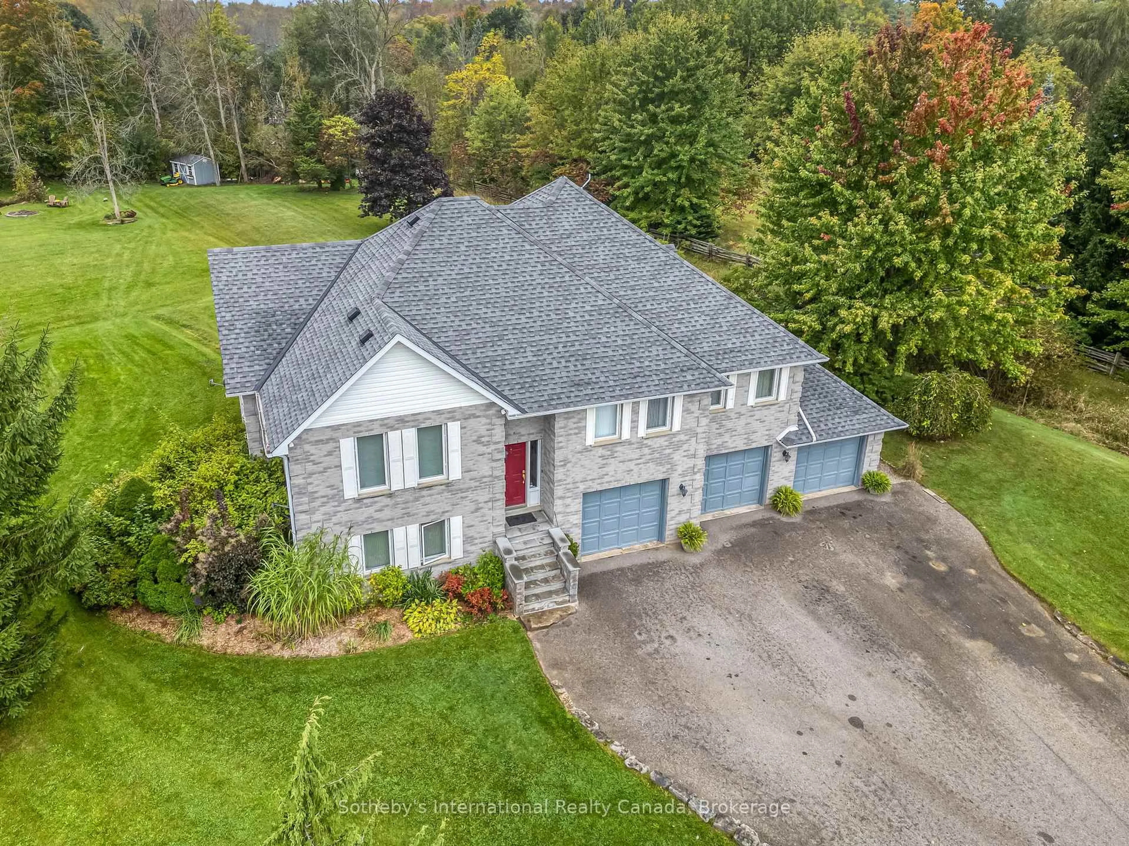 A pic from outside/outdoor area/front of a property/back of a property/a pic from drone, unknown for 2091 Country Lane Crt, Milton Ontario L0P 1J0