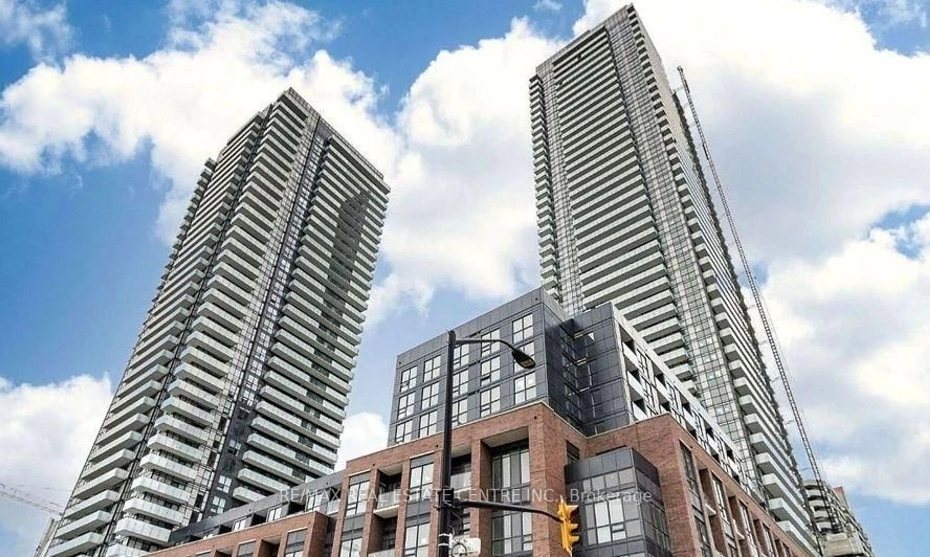 Patio, unknown for 4130 Parkside Village Dr #1402, Mississauga Ontario L5B 3M8