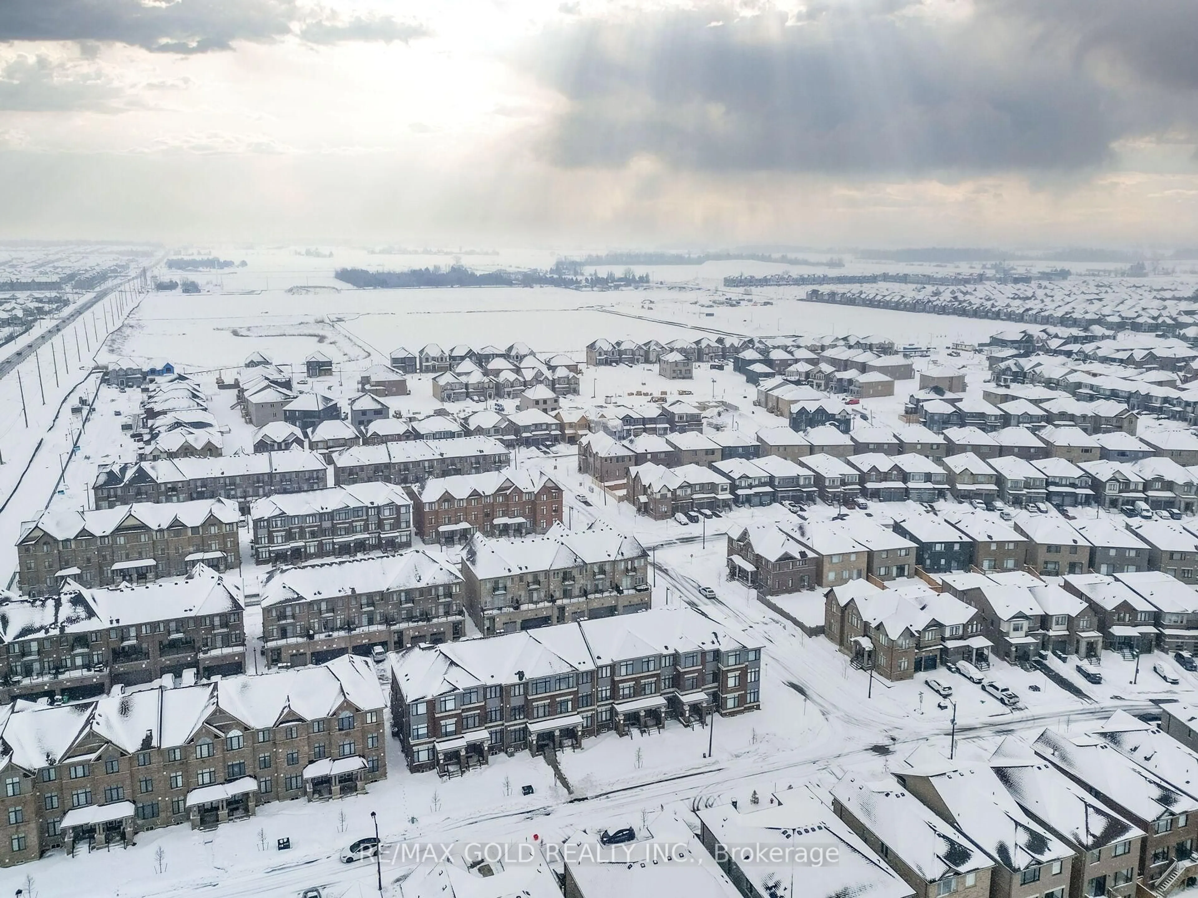 A pic from outside/outdoor area/front of a property/back of a property/a pic from drone, unknown for 20 McCormack Rd, Caledon Ontario L7C 4J6