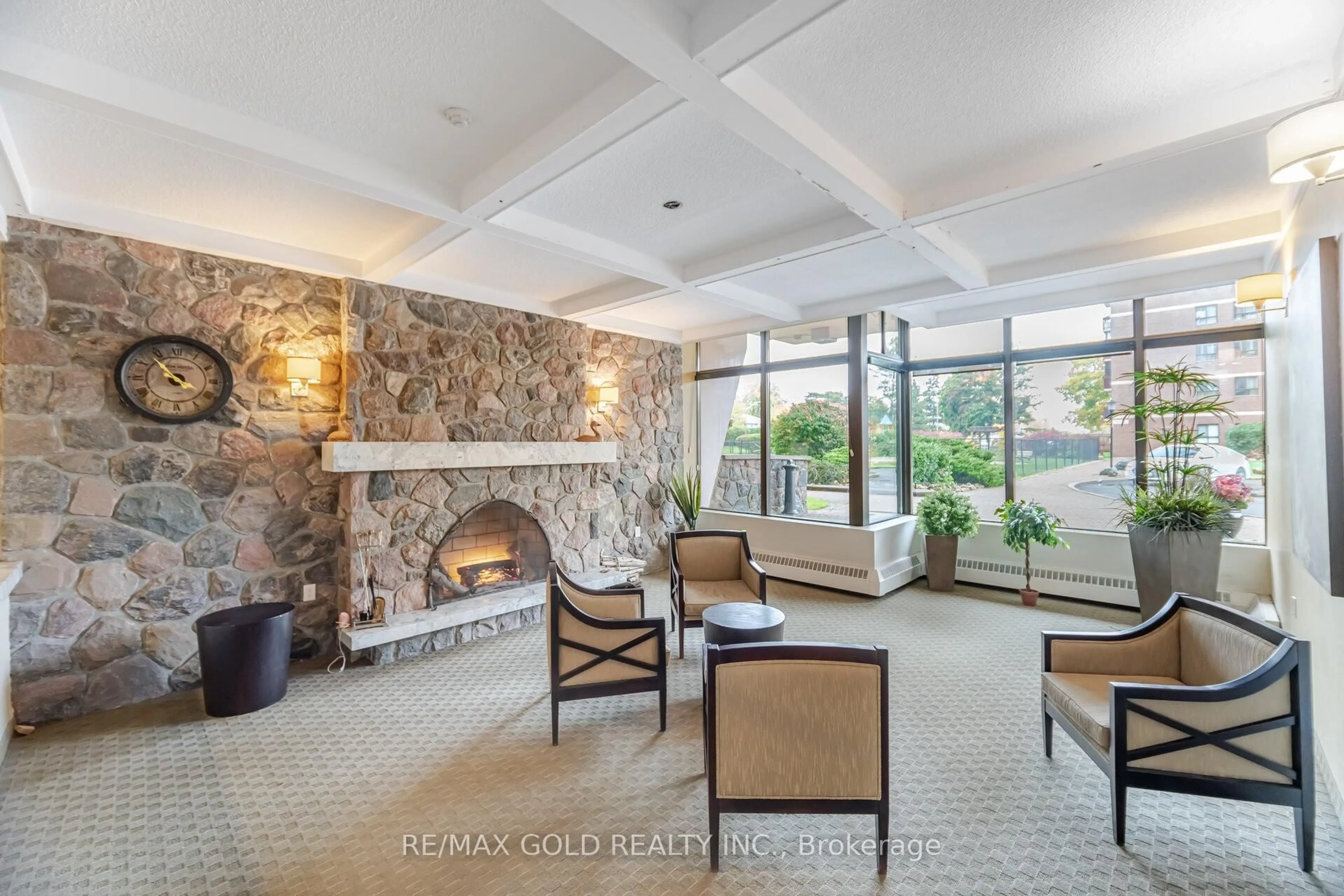 Lobby for 1615 Bloor St #1203, Mississauga Ontario L4X 1S2