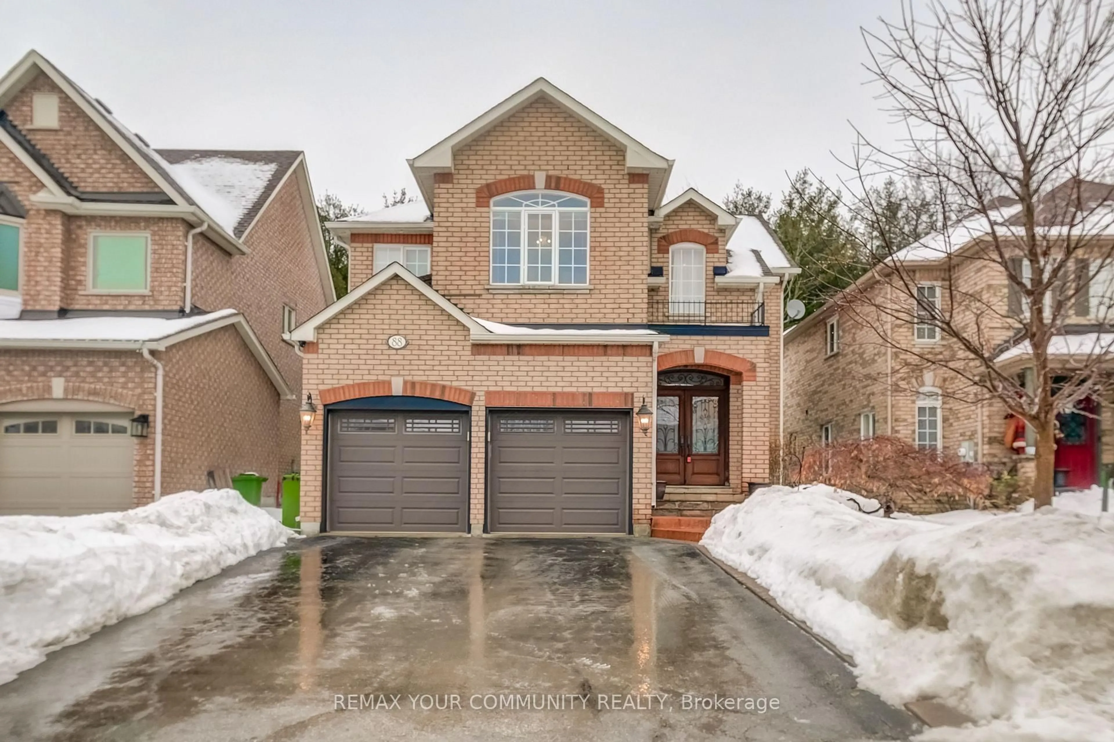 Home with brick exterior material, street for 88 Castelli Crt, Caledon Ontario L7E 2T8