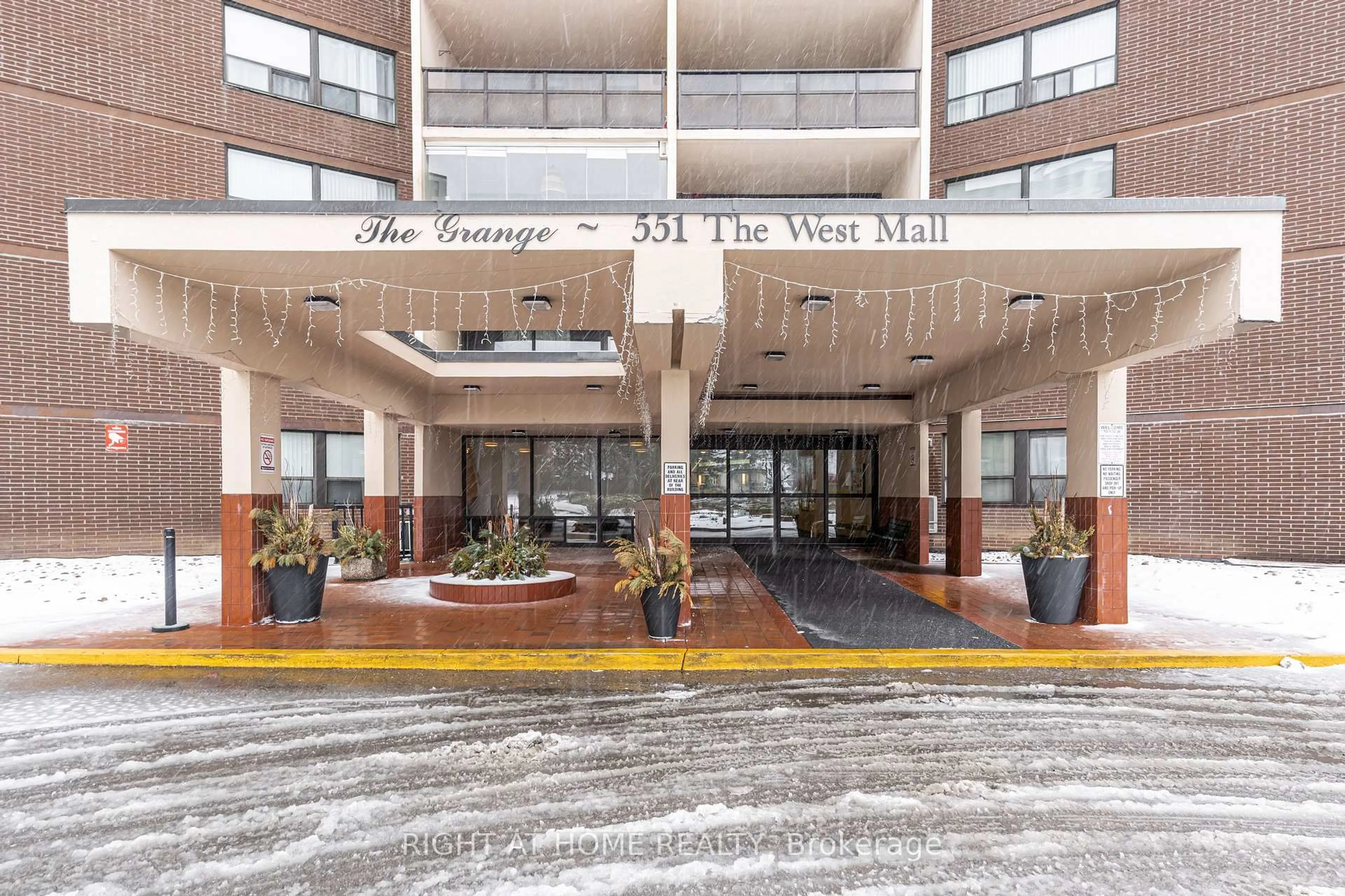 Lobby for 551 The West Mall #802, Toronto Ontario M9C 1G7