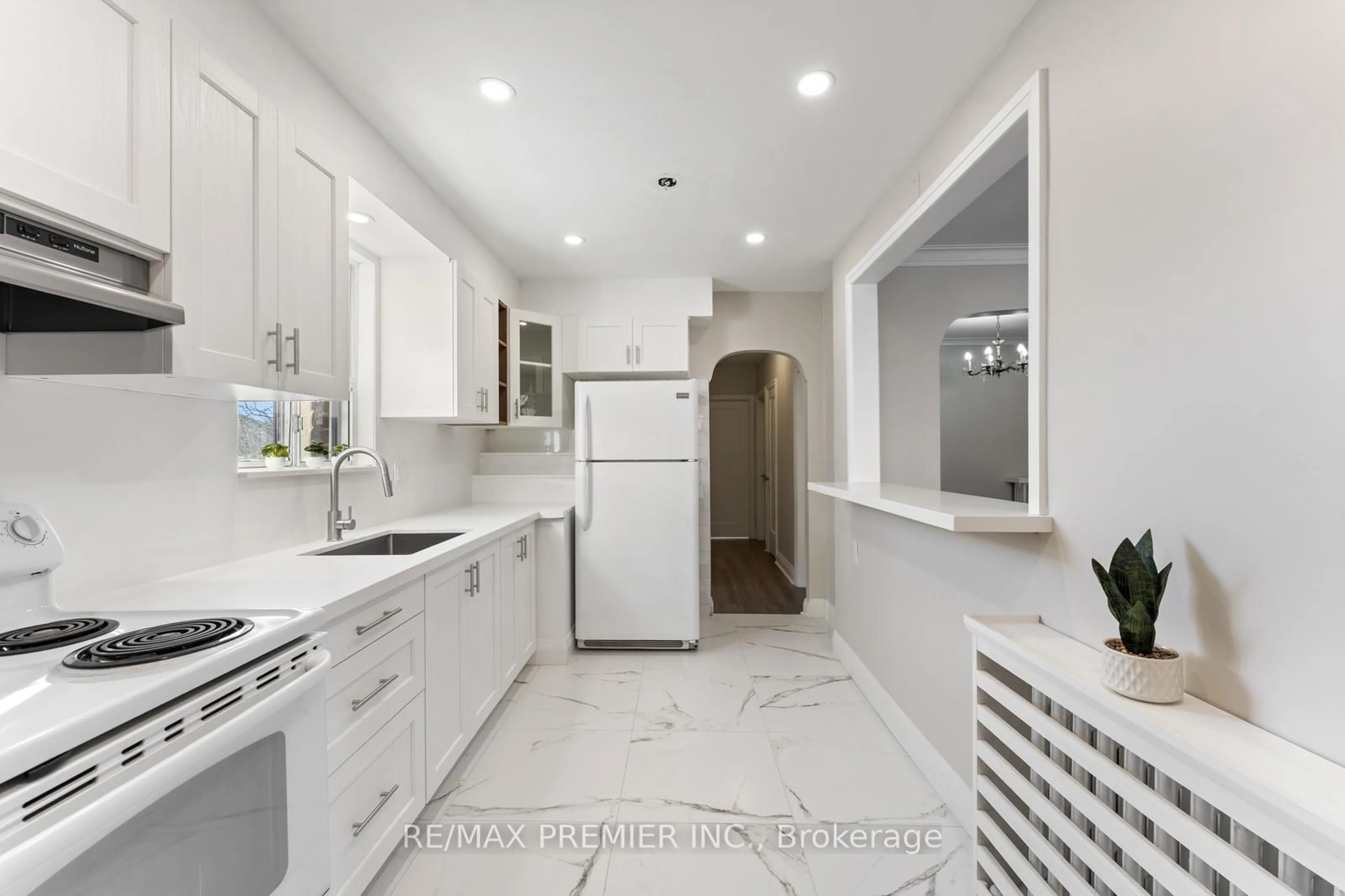 Unknown for 1013 Briar Hill Ave, Toronto Ontario M6B 1M6