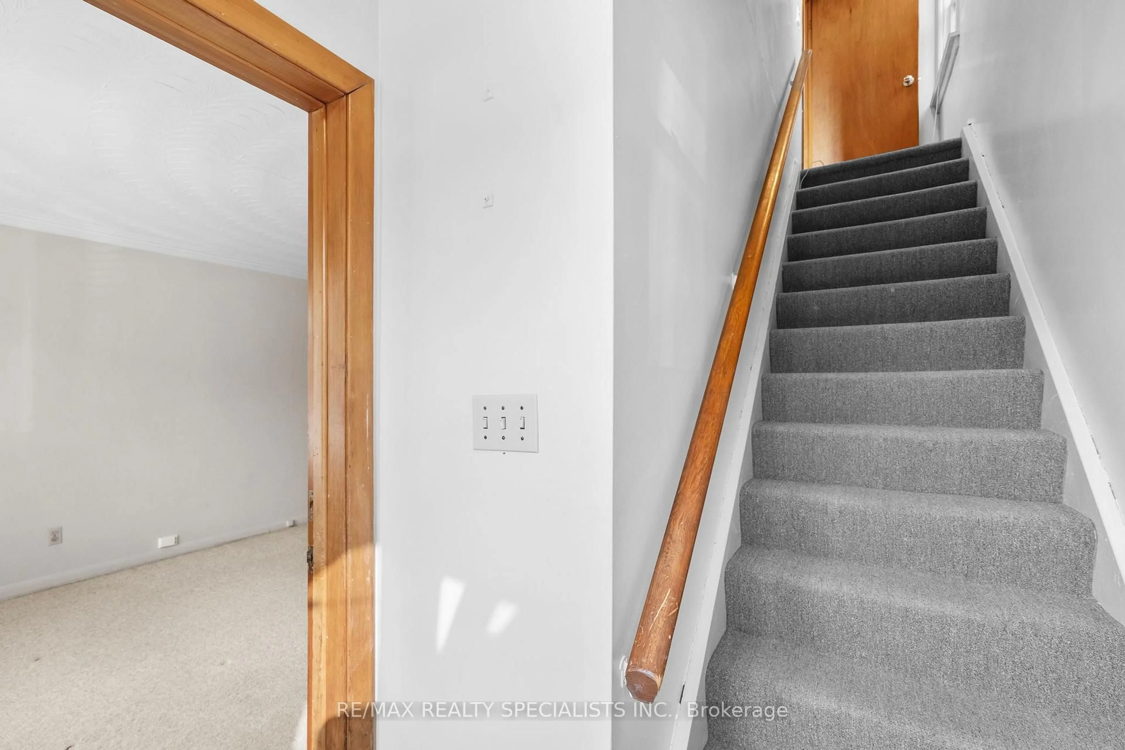 Stairs for 100 Symons St, Toronto Ontario M8V 1V2