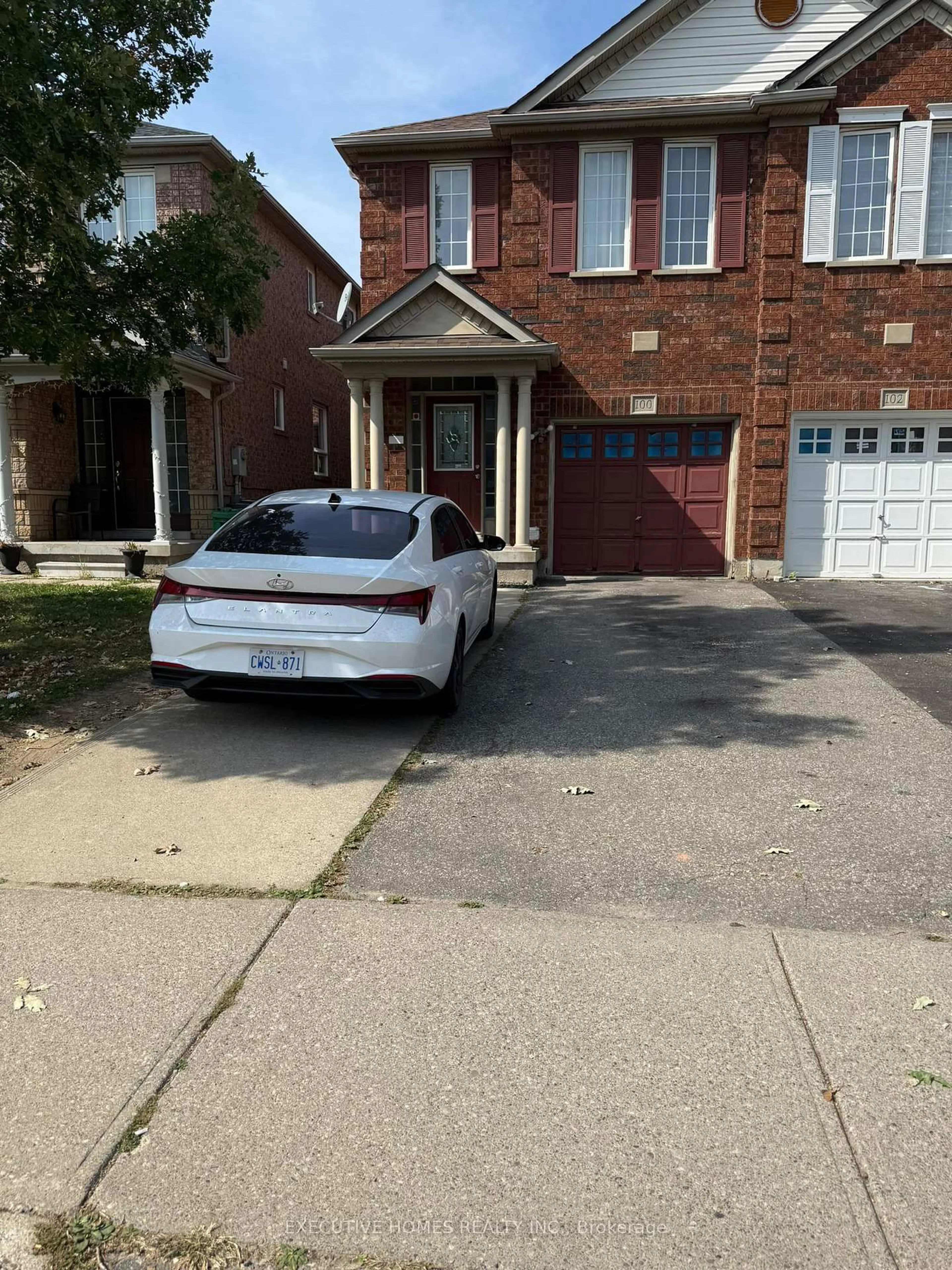 Unknown for 100 SandCherry Cres, Brampton Ontario L6R 3B2