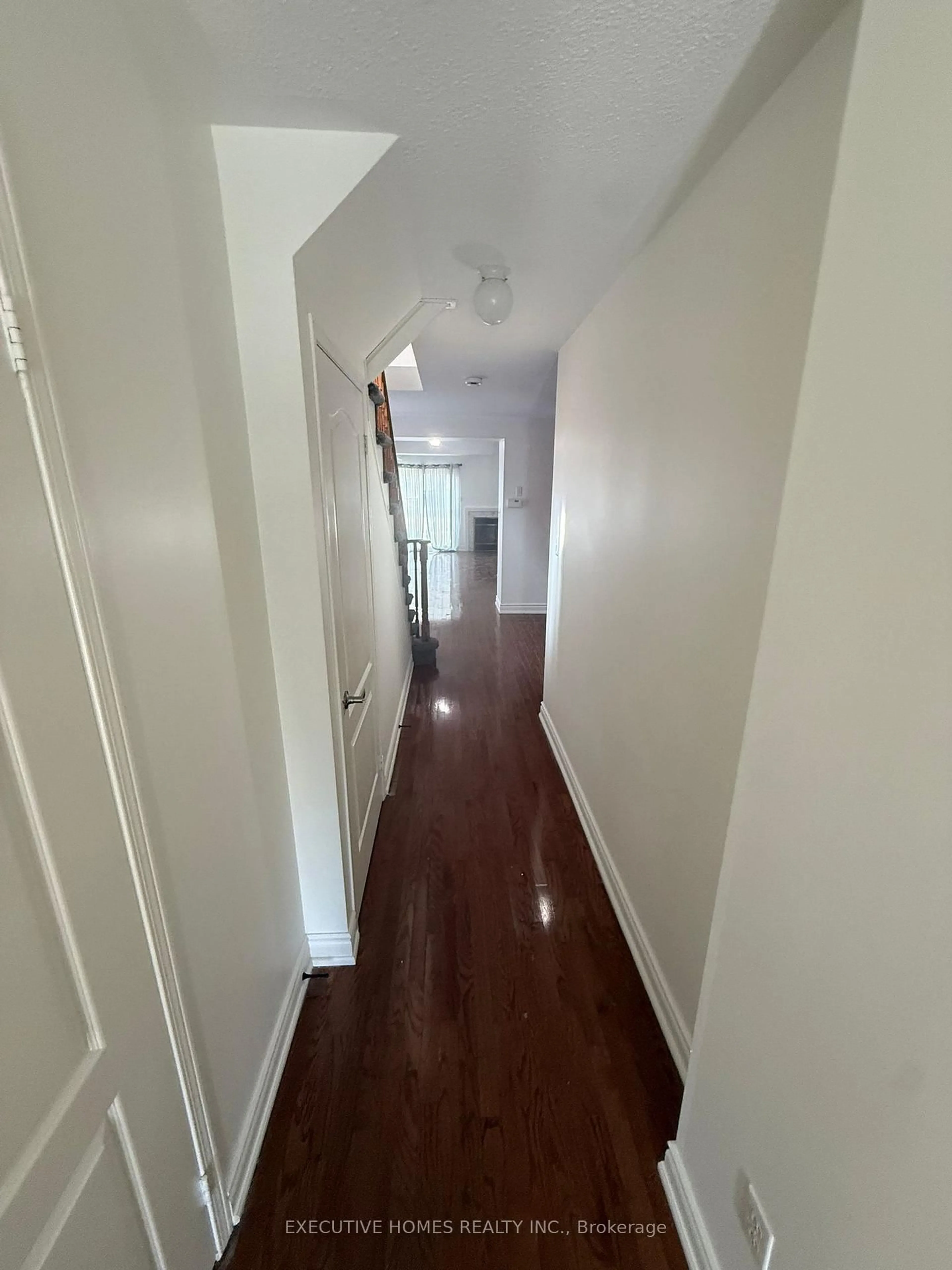 A pic of a room for 100 SandCherry Cres, Brampton Ontario L6R 3B2