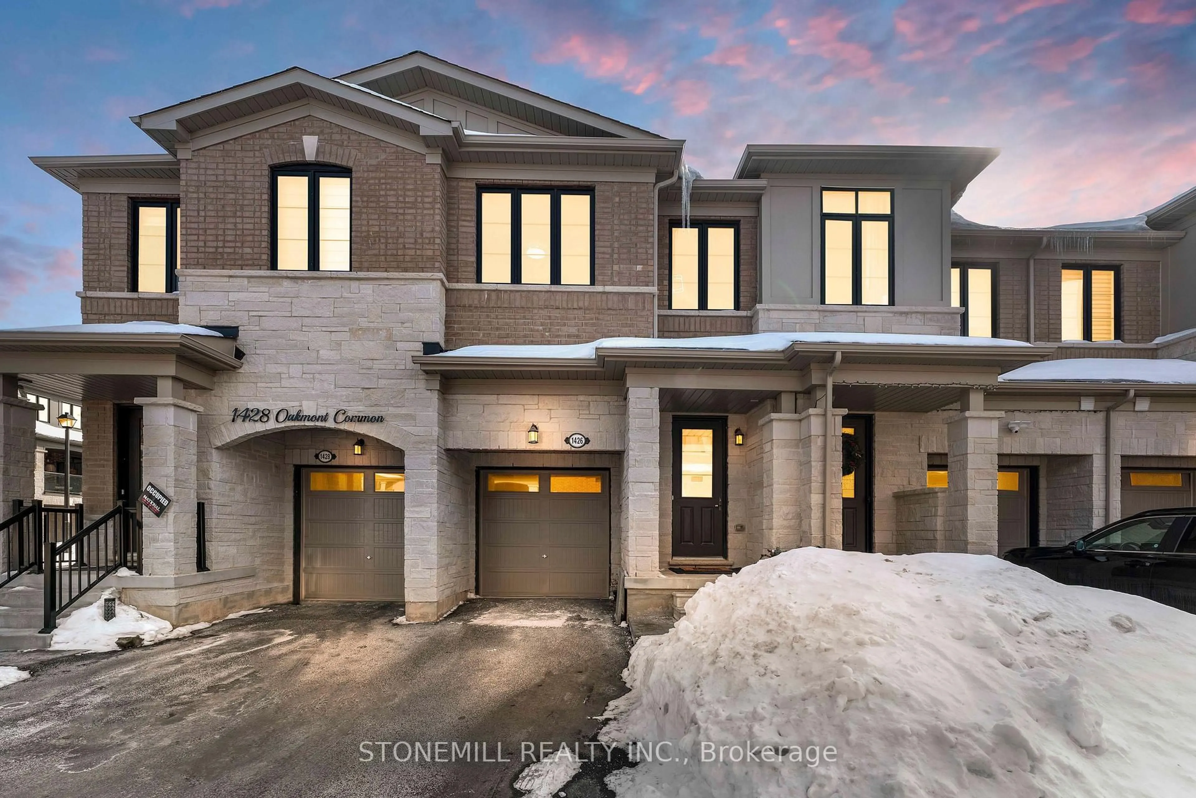 Home with brick exterior material, street for 1426 Oakmont Common, Burlington Ontario L7P 0V8